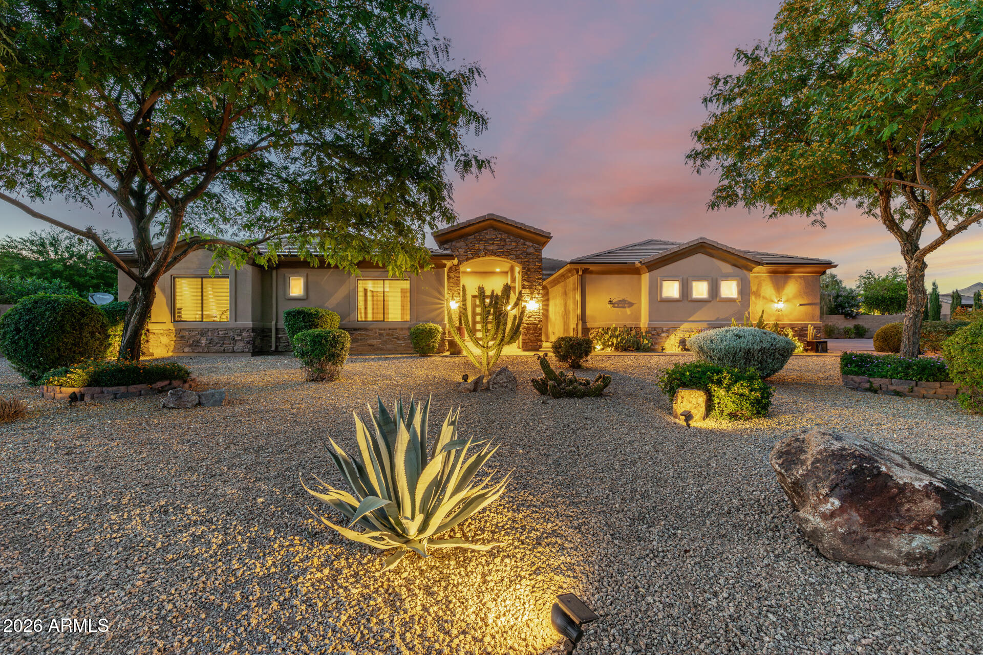 806 W DESERT RANCH Road