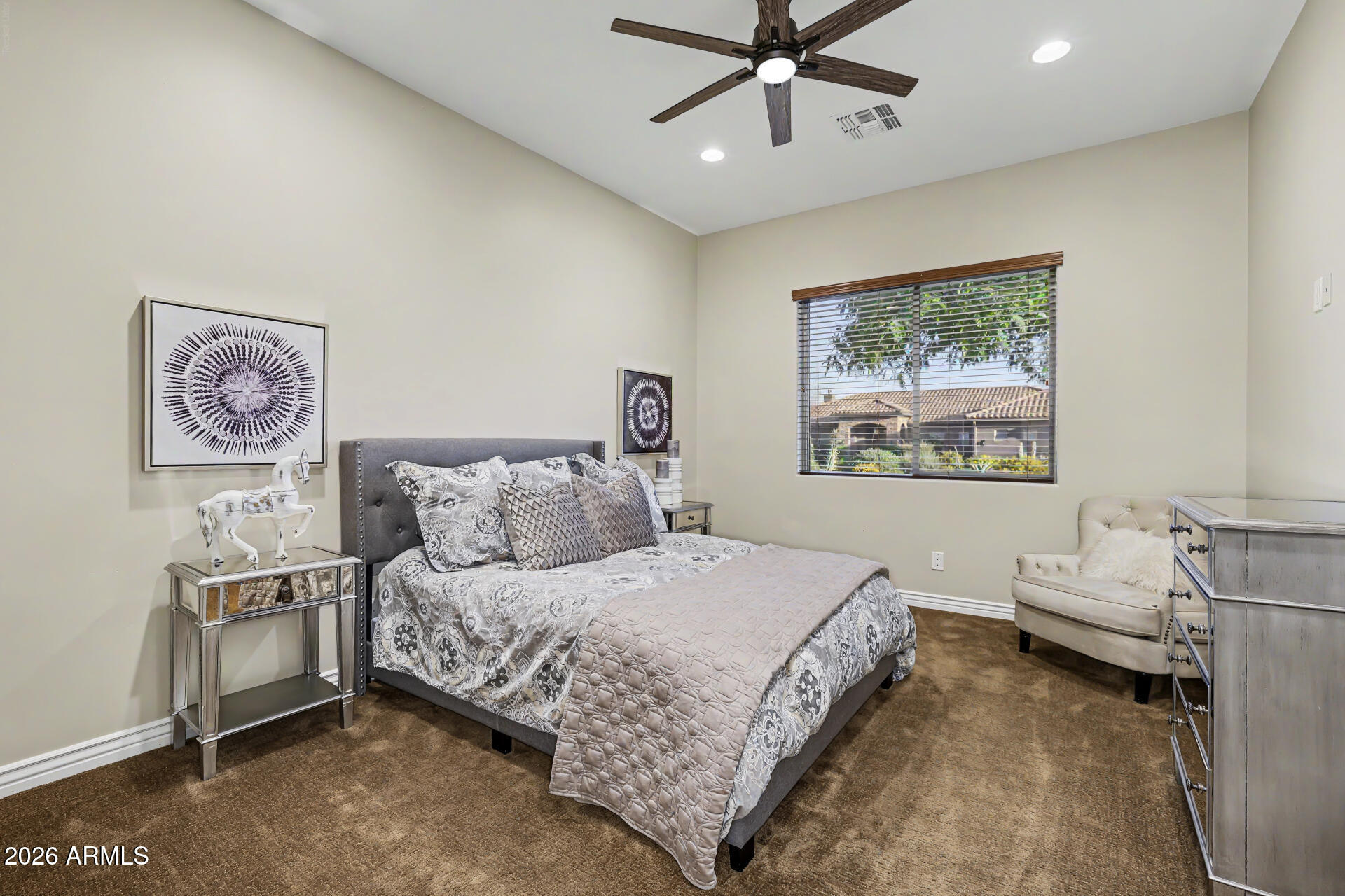 806 W DESERT RANCH Road