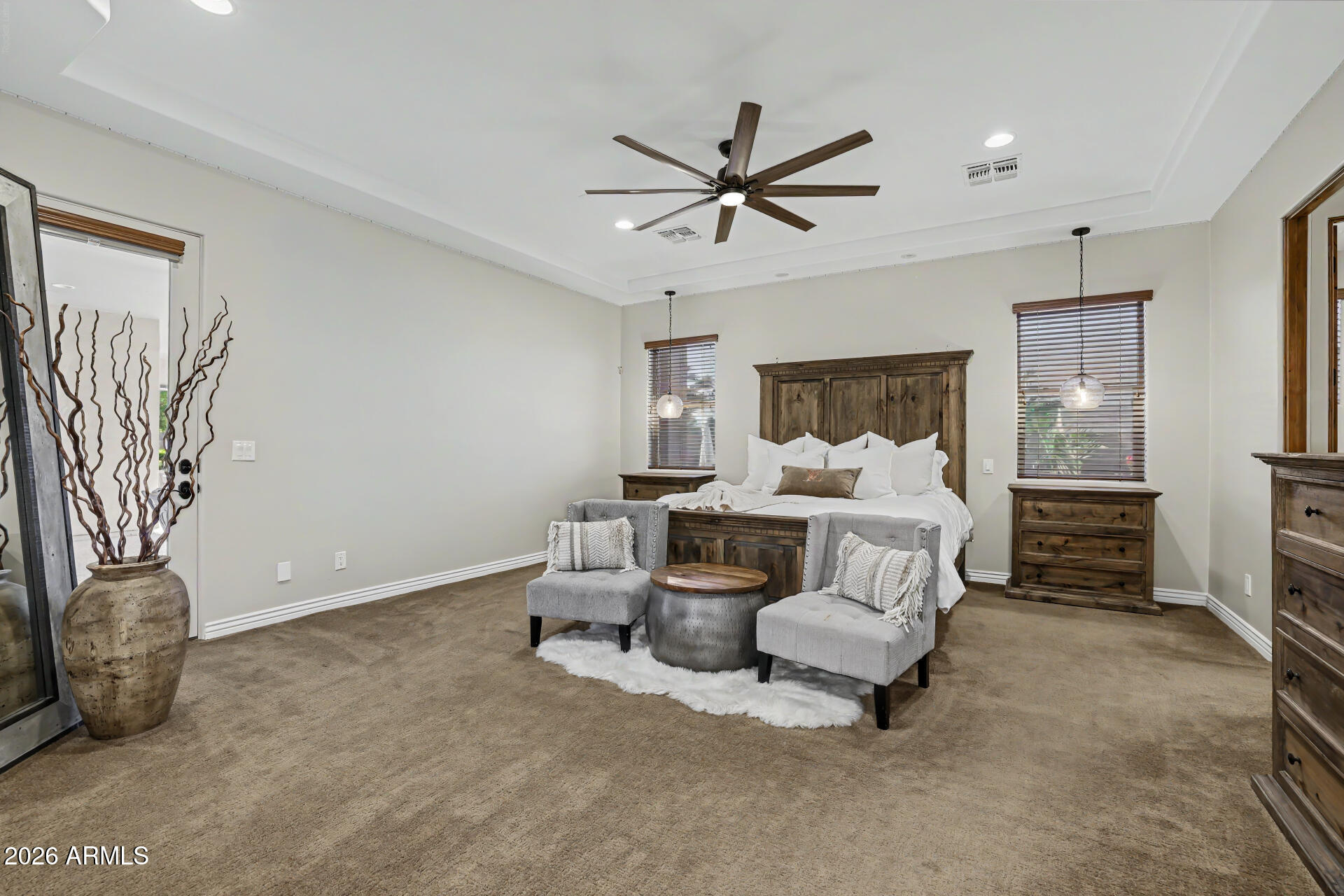 806 W DESERT RANCH Road