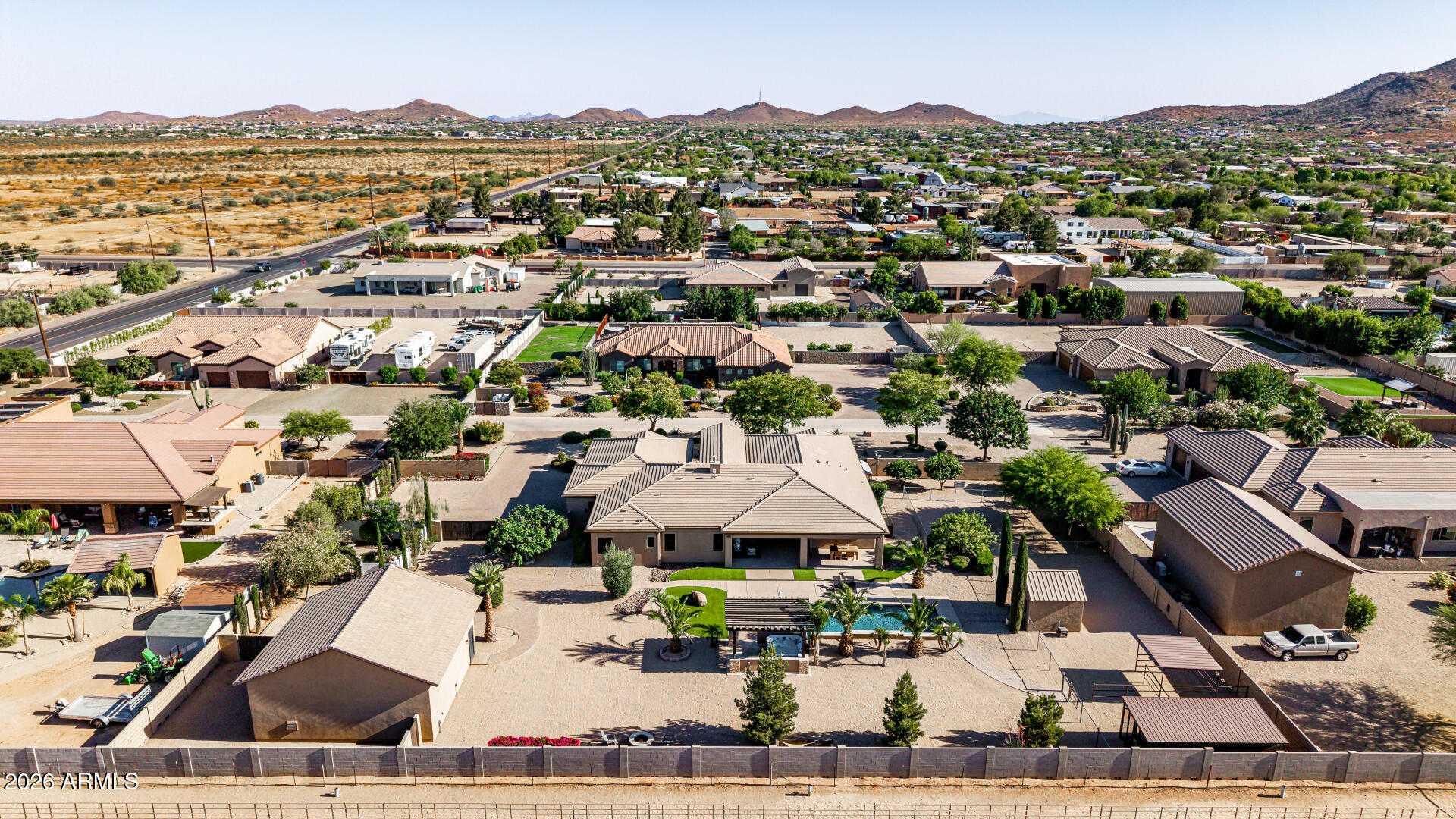 806 W DESERT RANCH Road