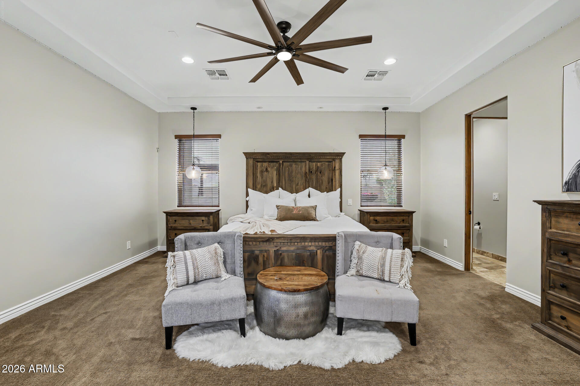 806 W DESERT RANCH Road