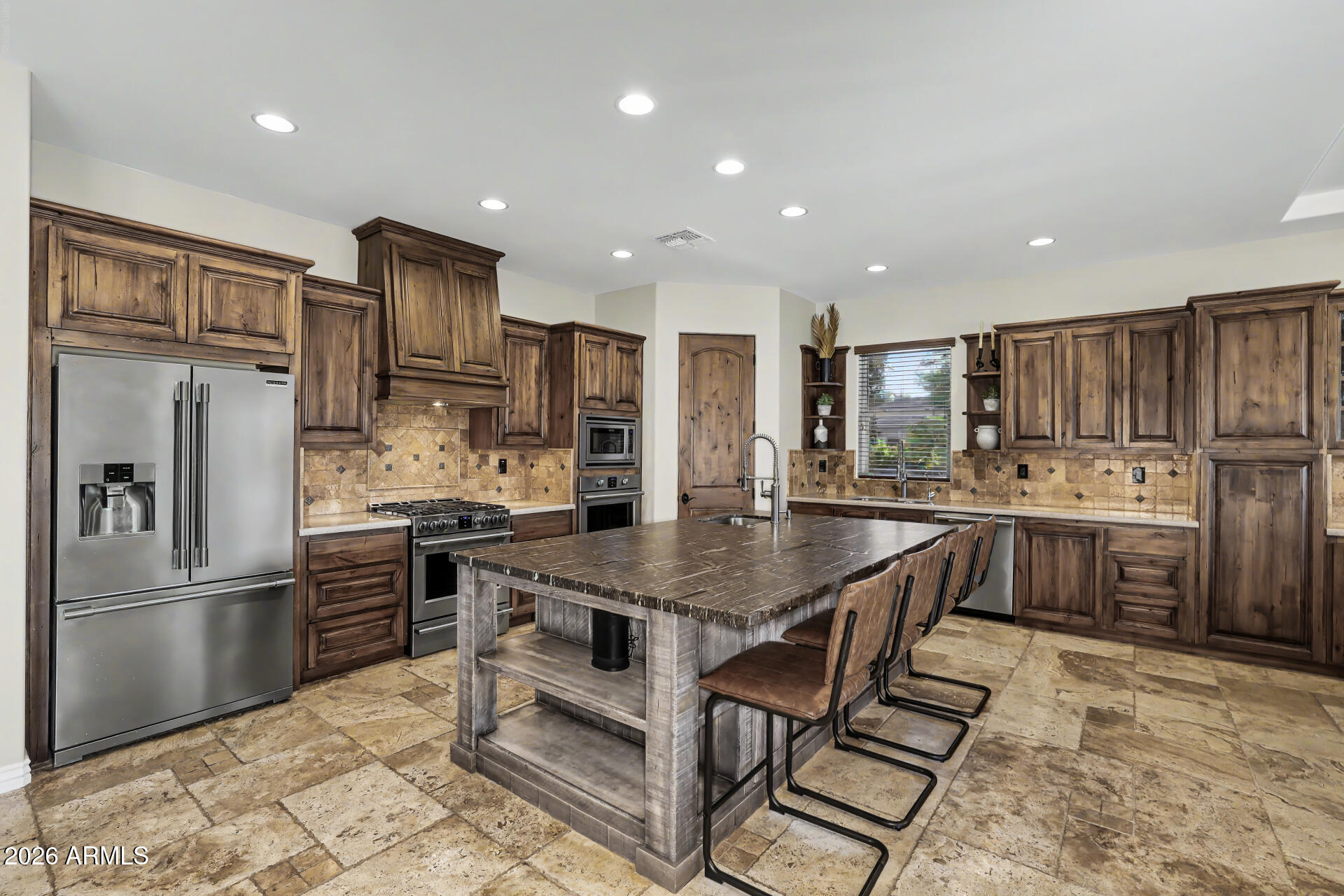 806 W DESERT RANCH Road
