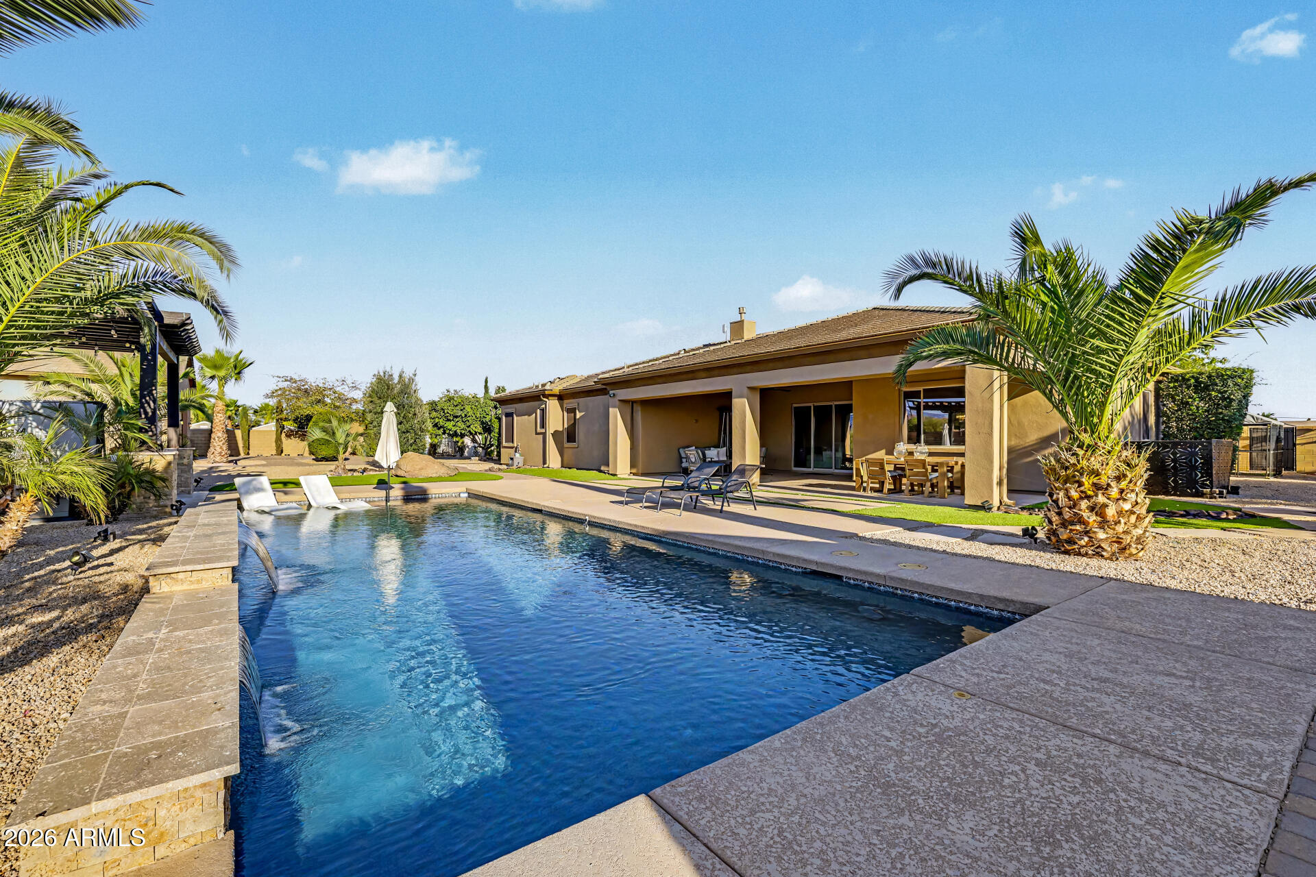 806 W DESERT RANCH Road