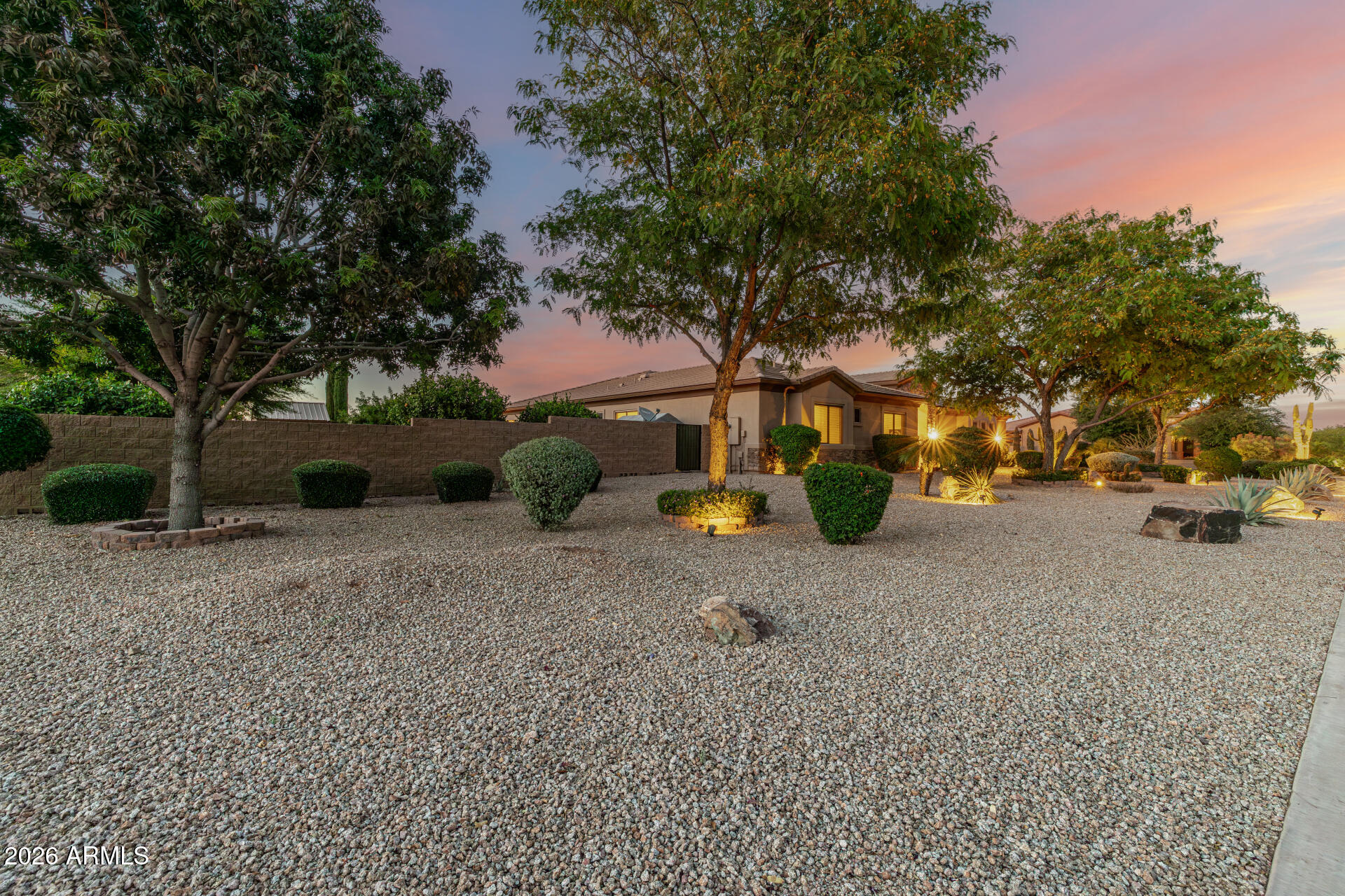 806 W DESERT RANCH Road