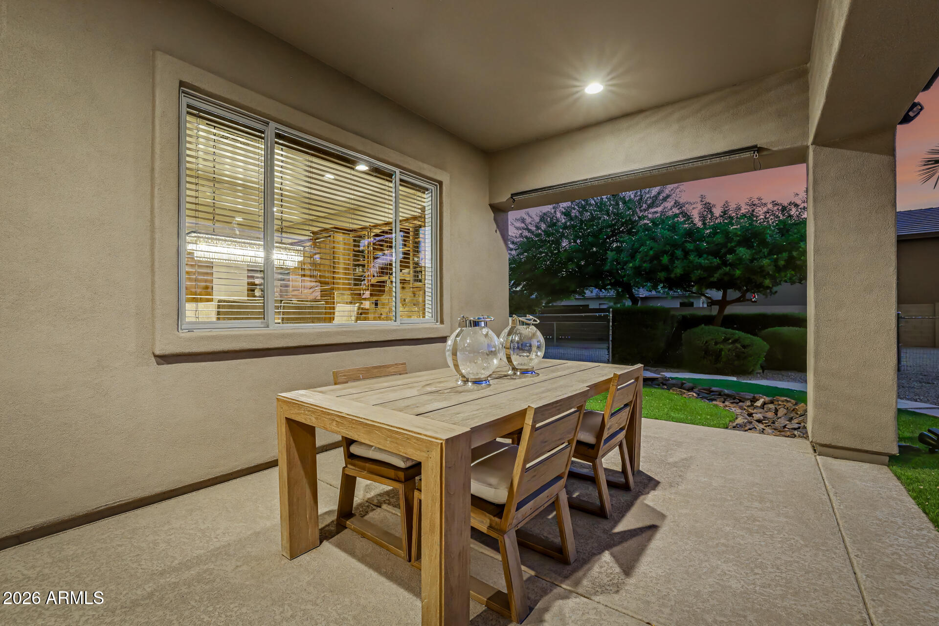 806 W DESERT RANCH Road