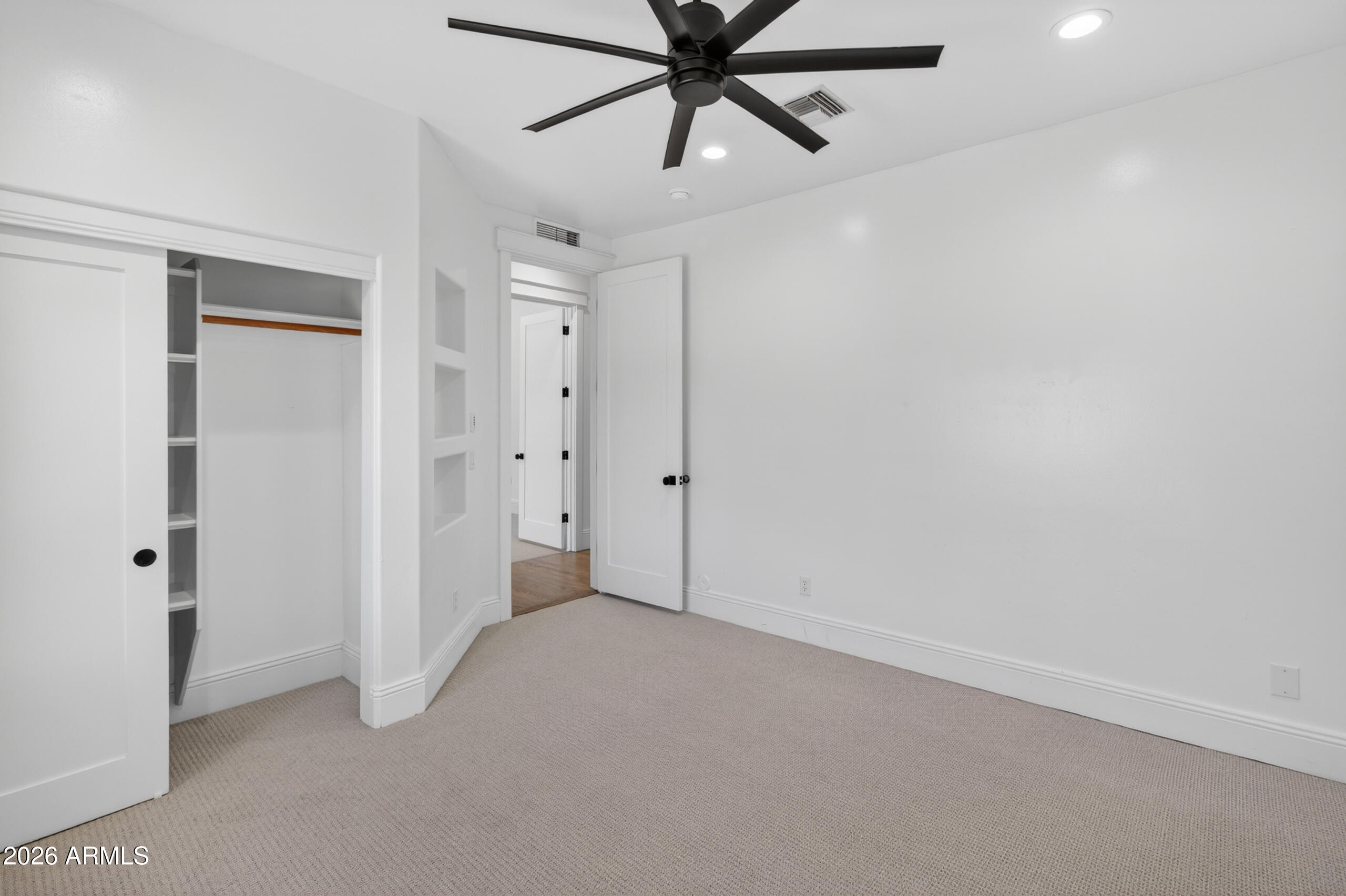 2677 E QUEEN CREEK Road