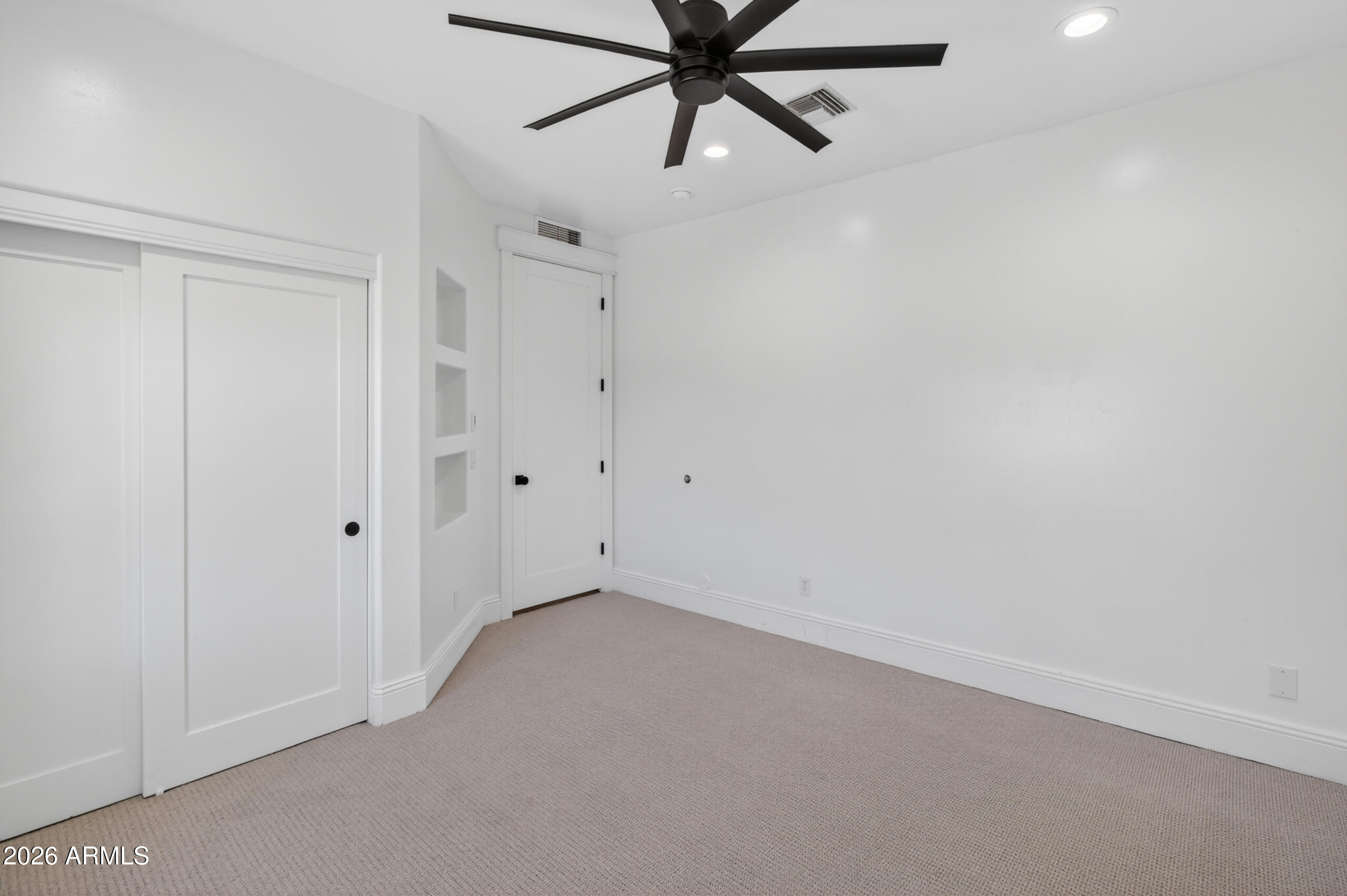 2677 E QUEEN CREEK Road