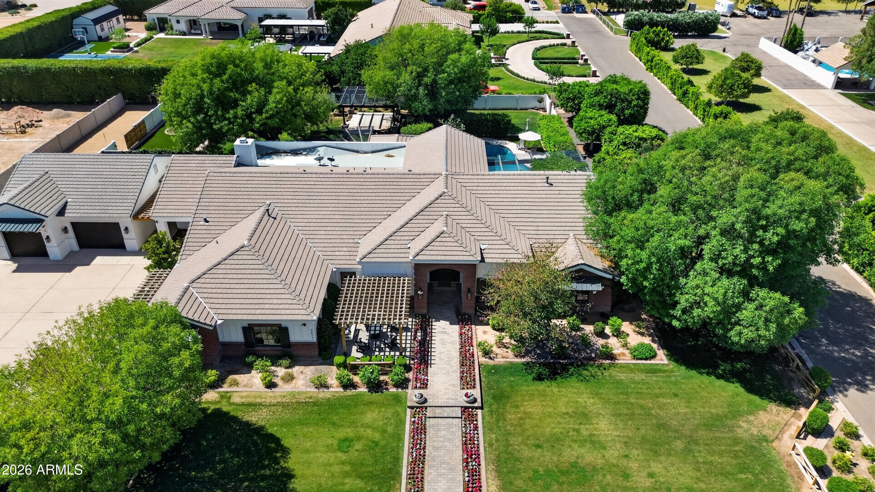 2677 E QUEEN CREEK Road