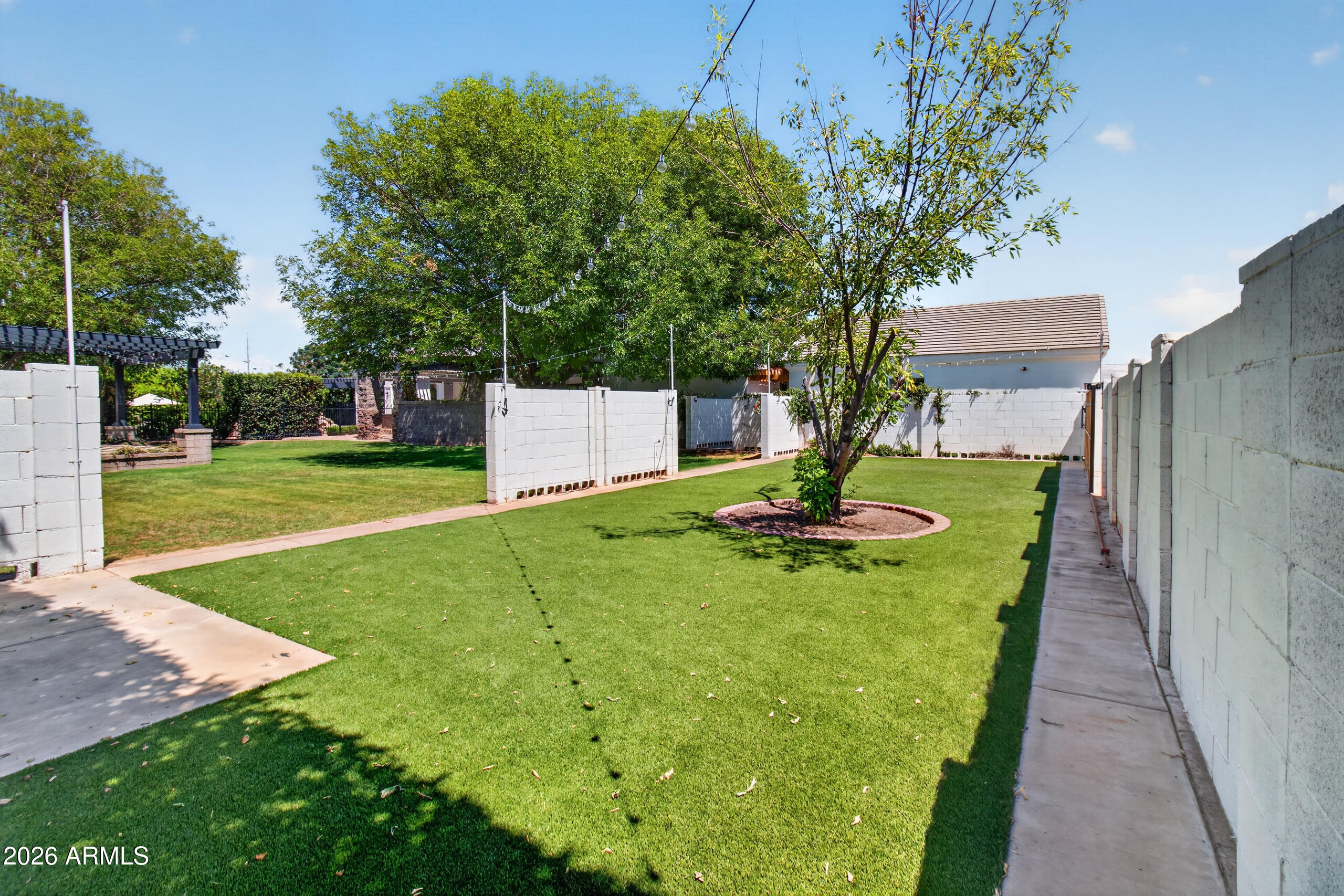 2677 E QUEEN CREEK Road
