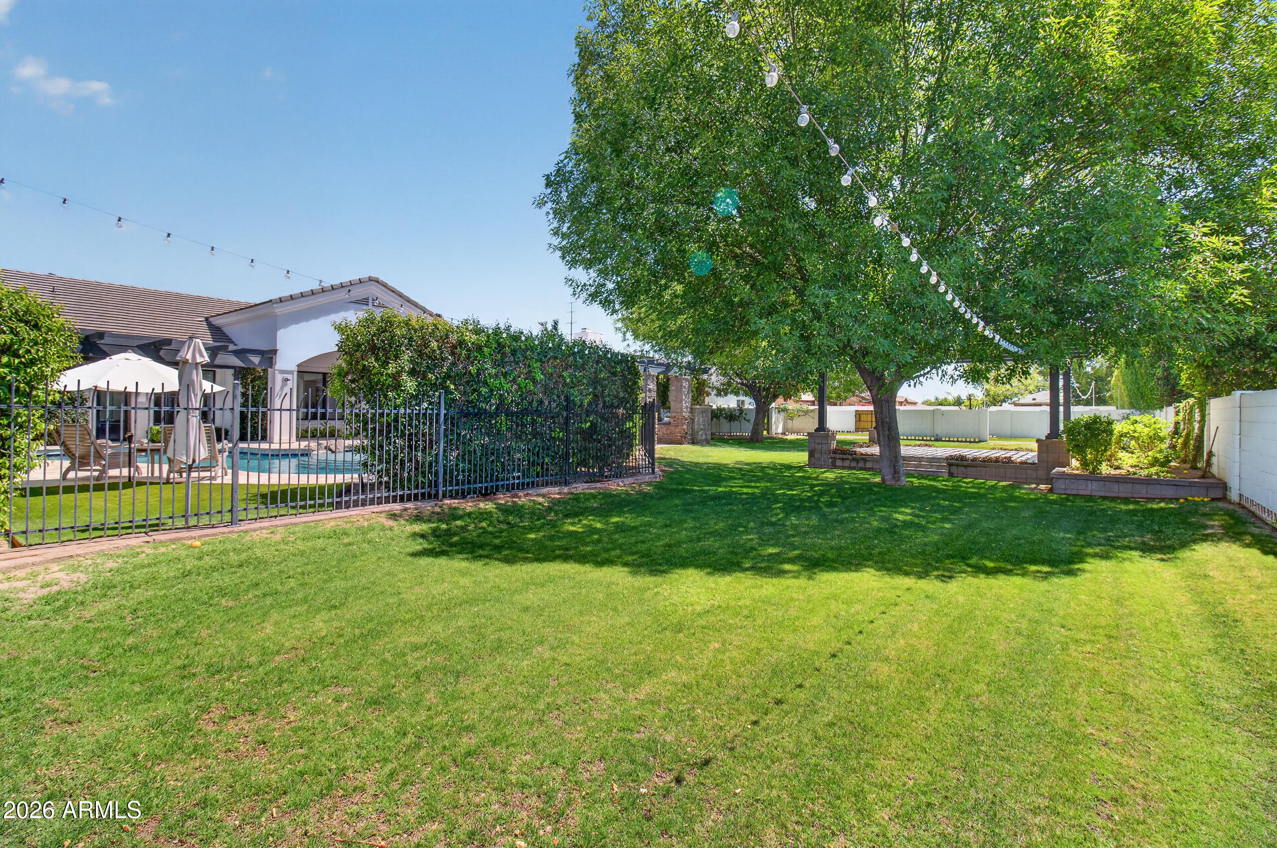 2677 E QUEEN CREEK Road