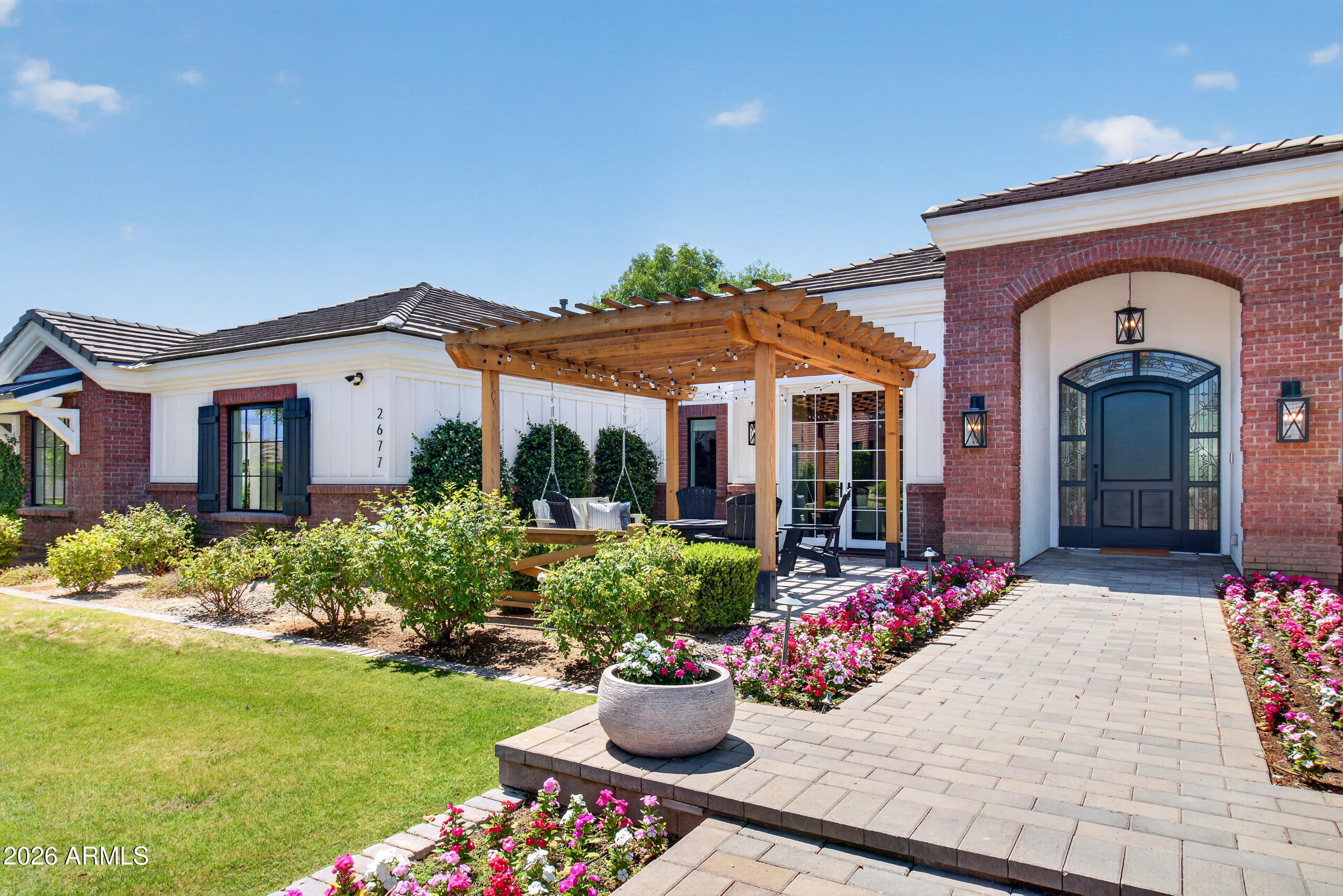 2677 E QUEEN CREEK Road