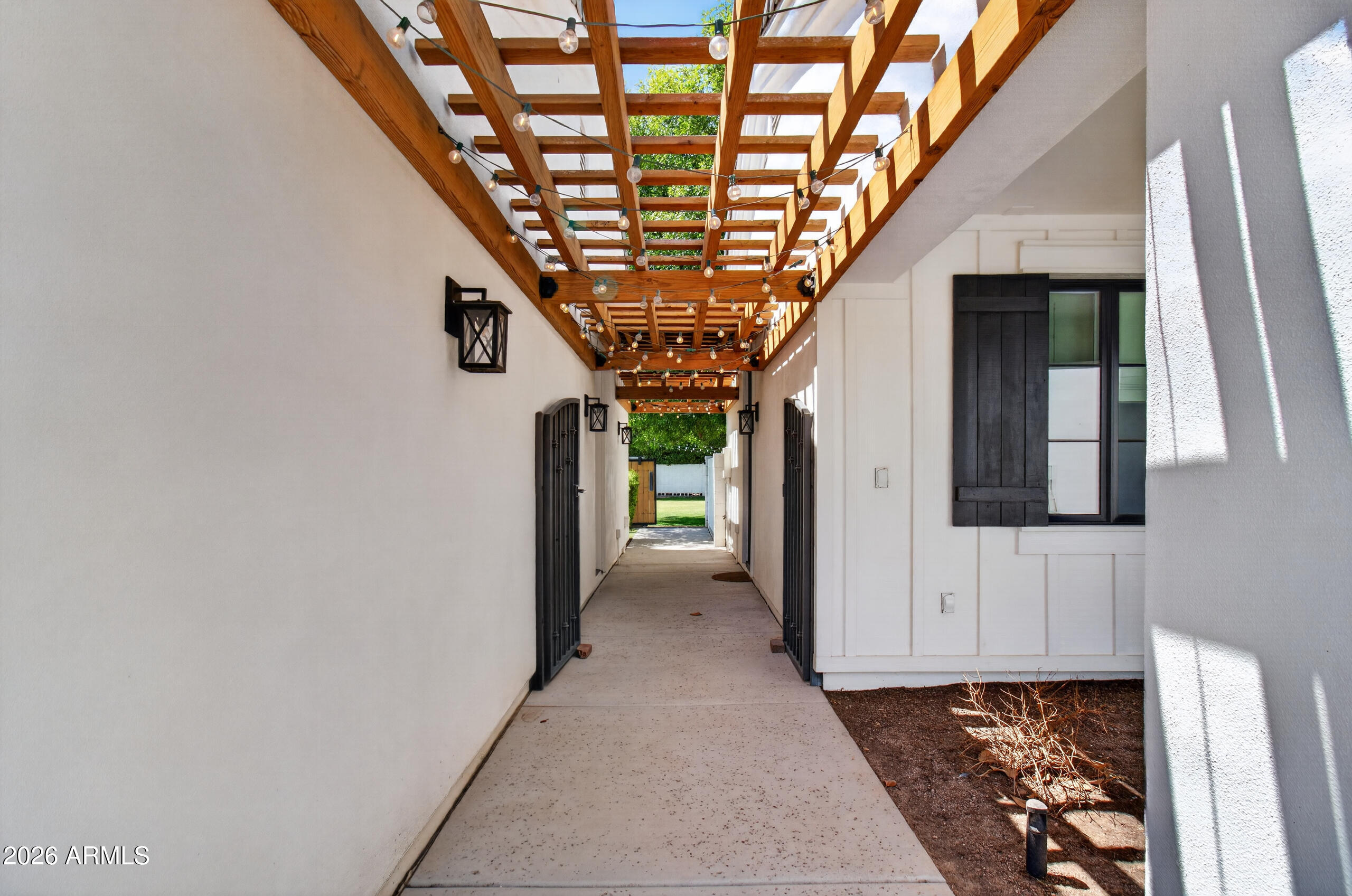 2677 E QUEEN CREEK Road