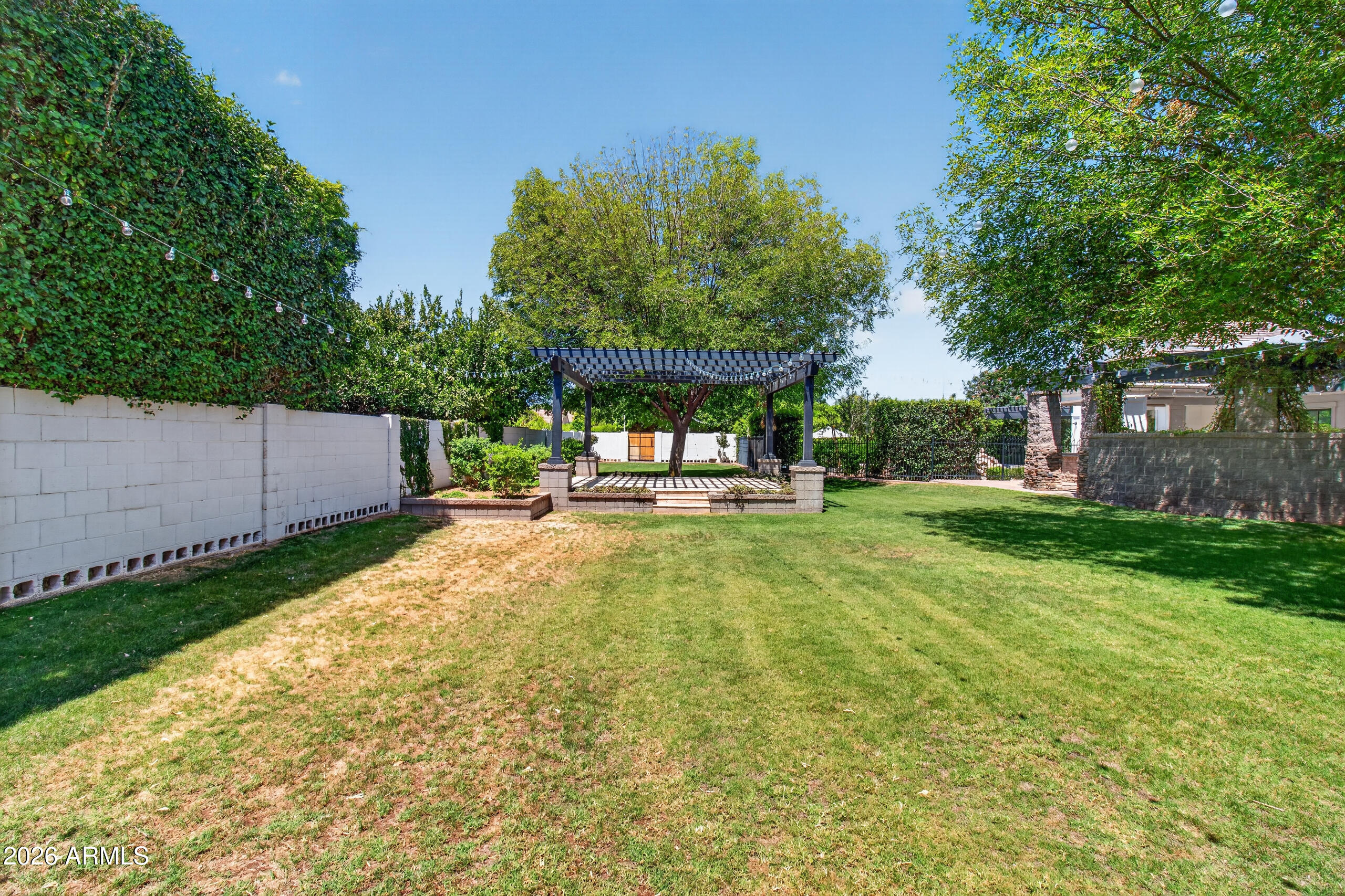 2677 E QUEEN CREEK Road