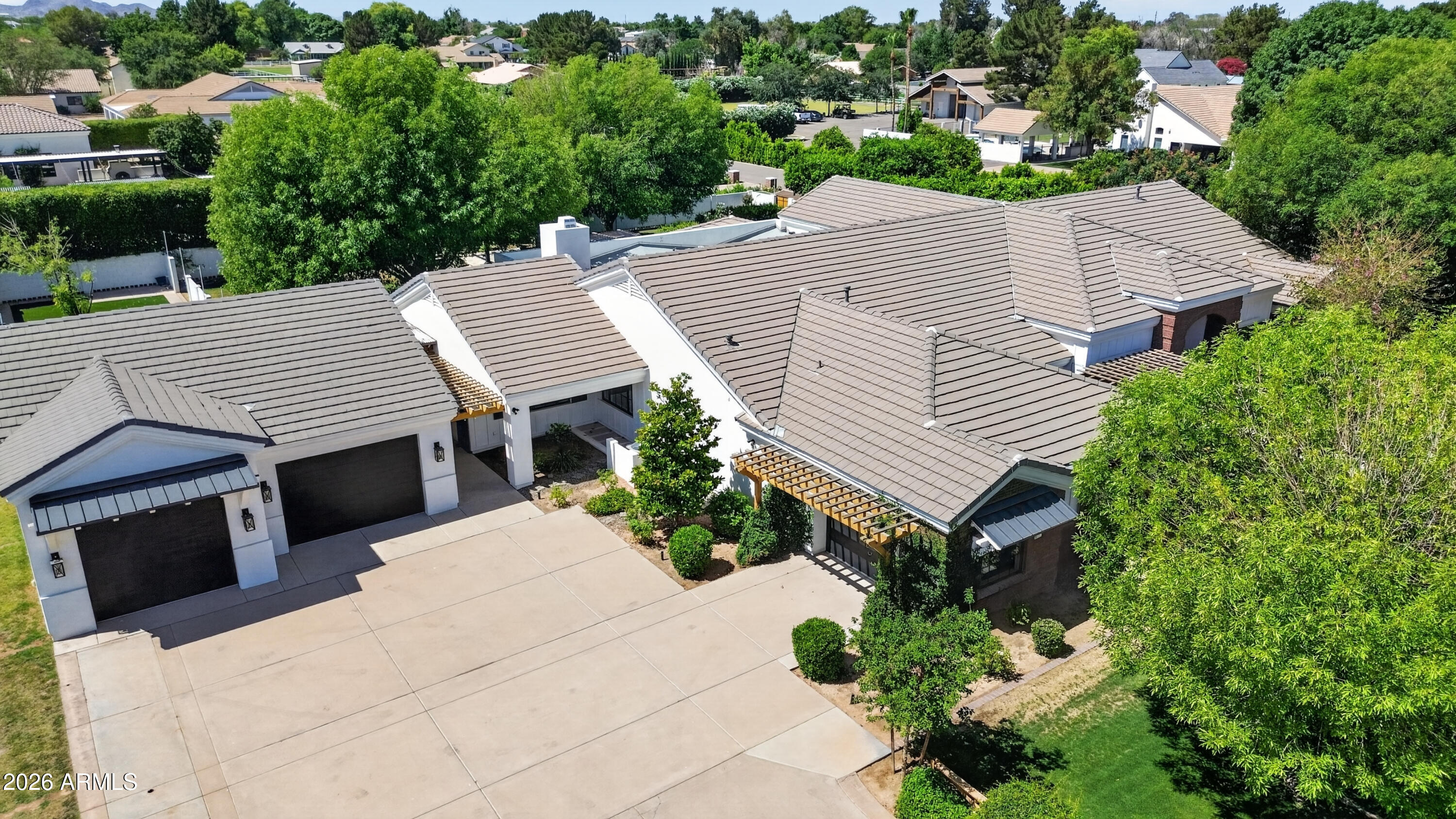 2677 E QUEEN CREEK Road