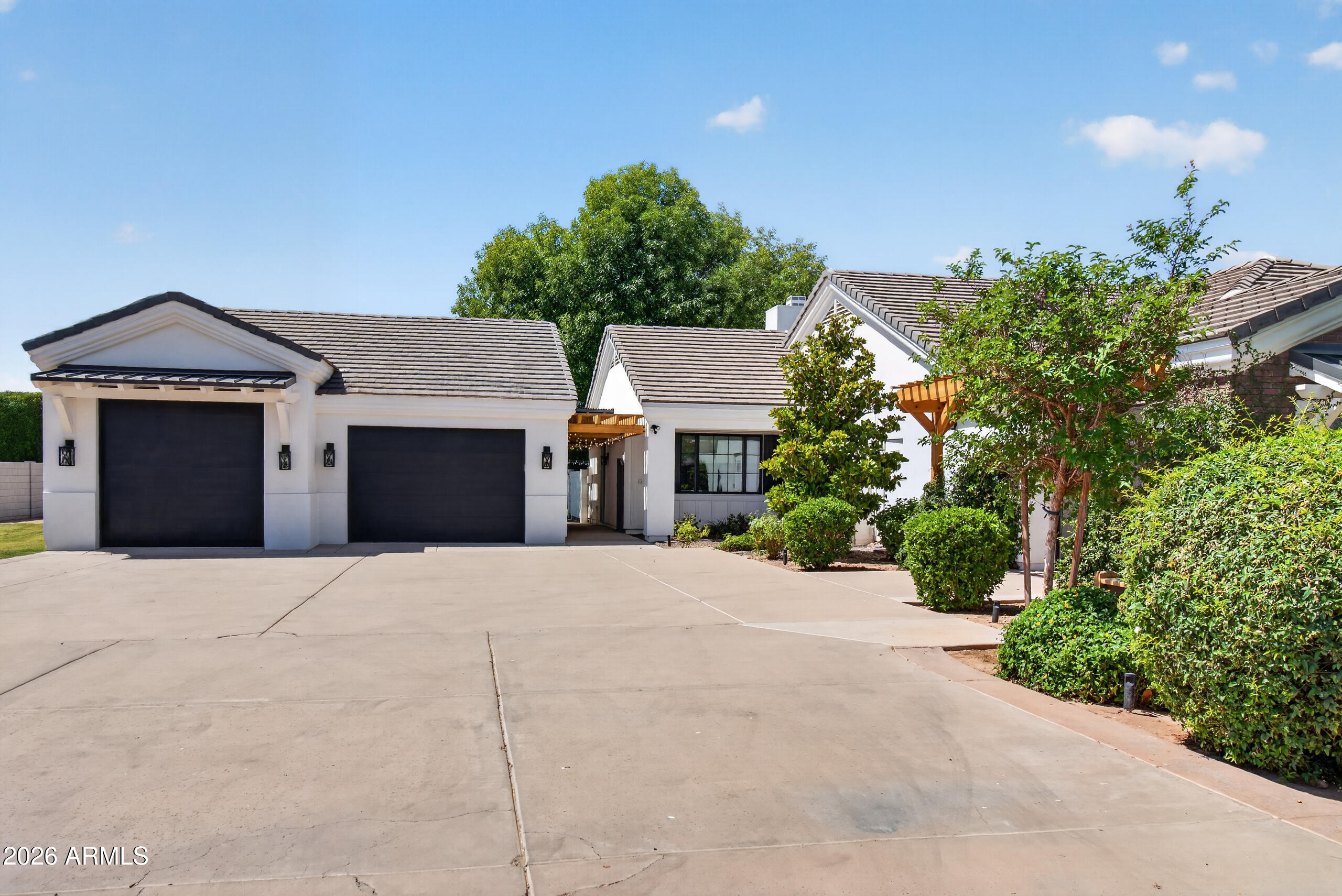 2677 E QUEEN CREEK Road