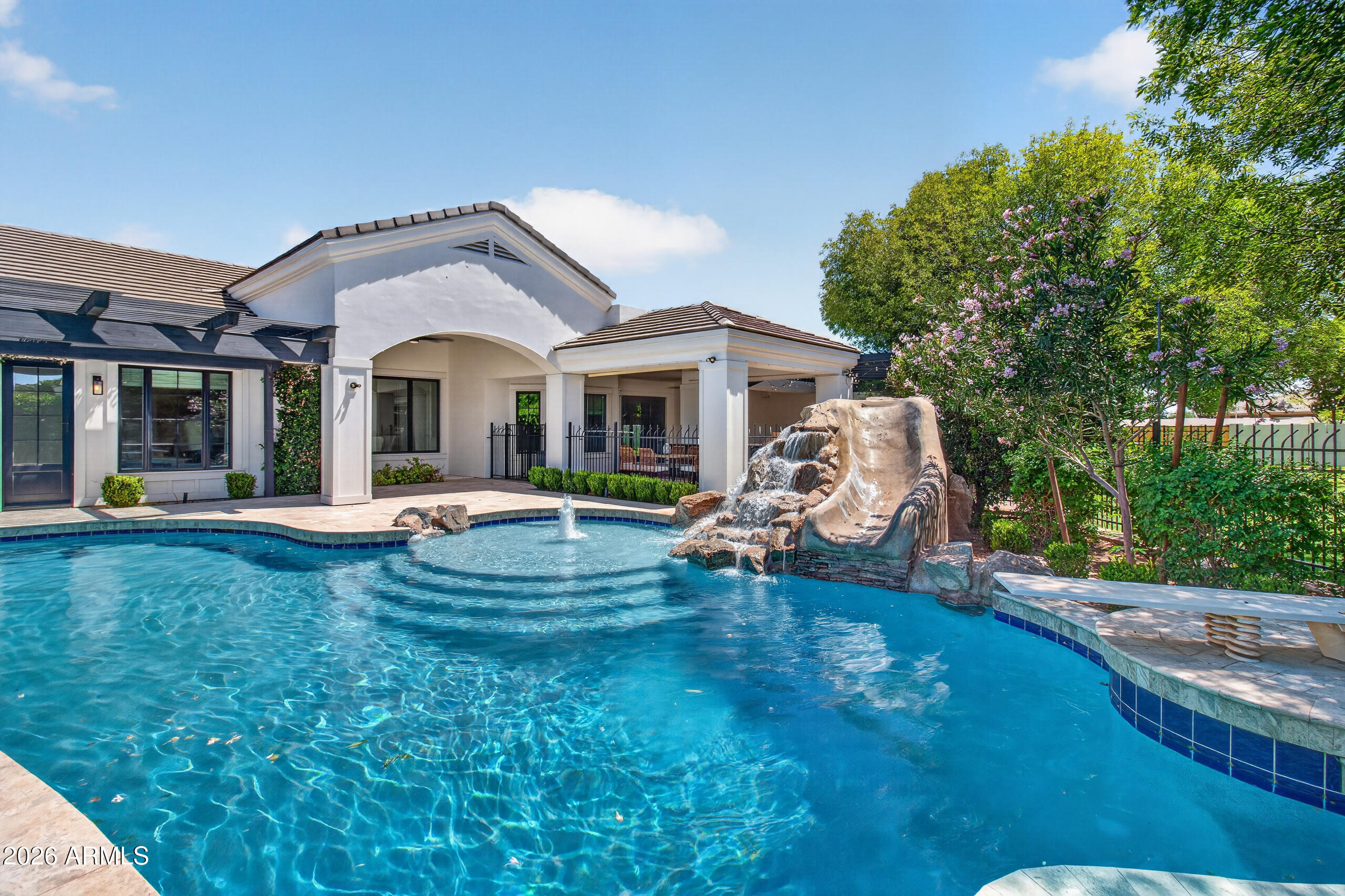 2677 E QUEEN CREEK Road