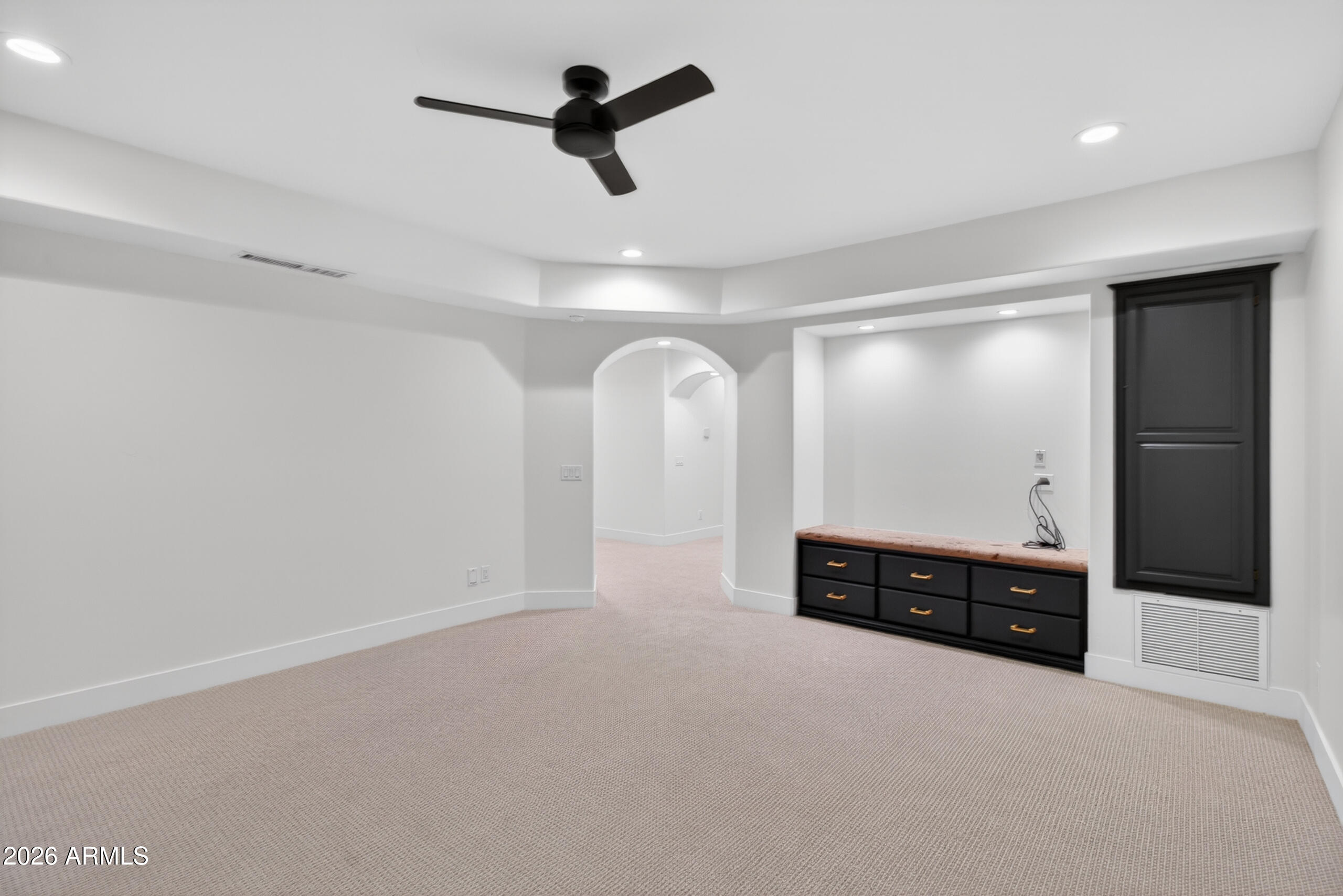 2677 E QUEEN CREEK Road
