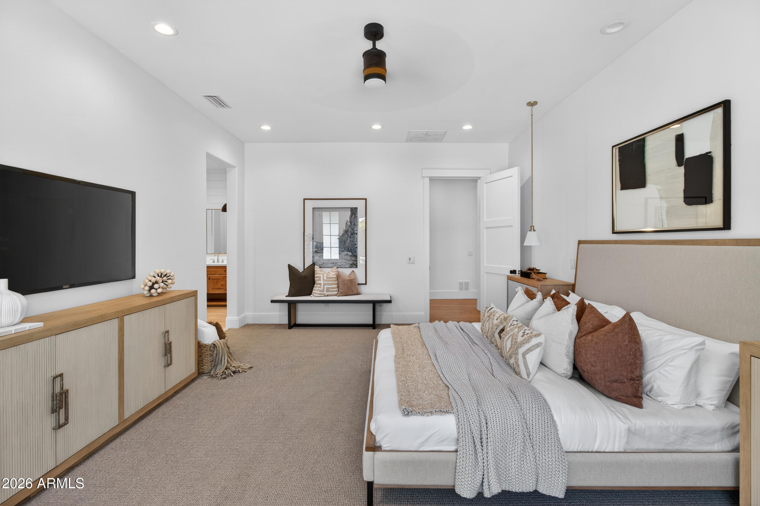 2677 E QUEEN CREEK Road