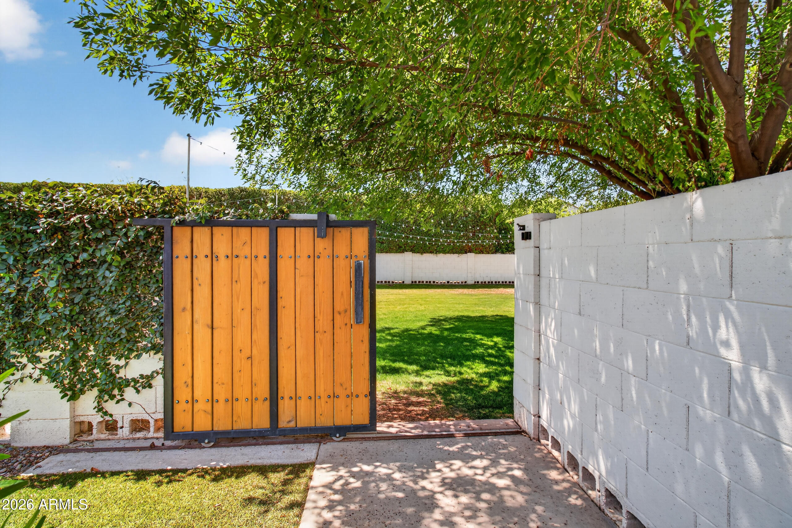 2677 E QUEEN CREEK Road
