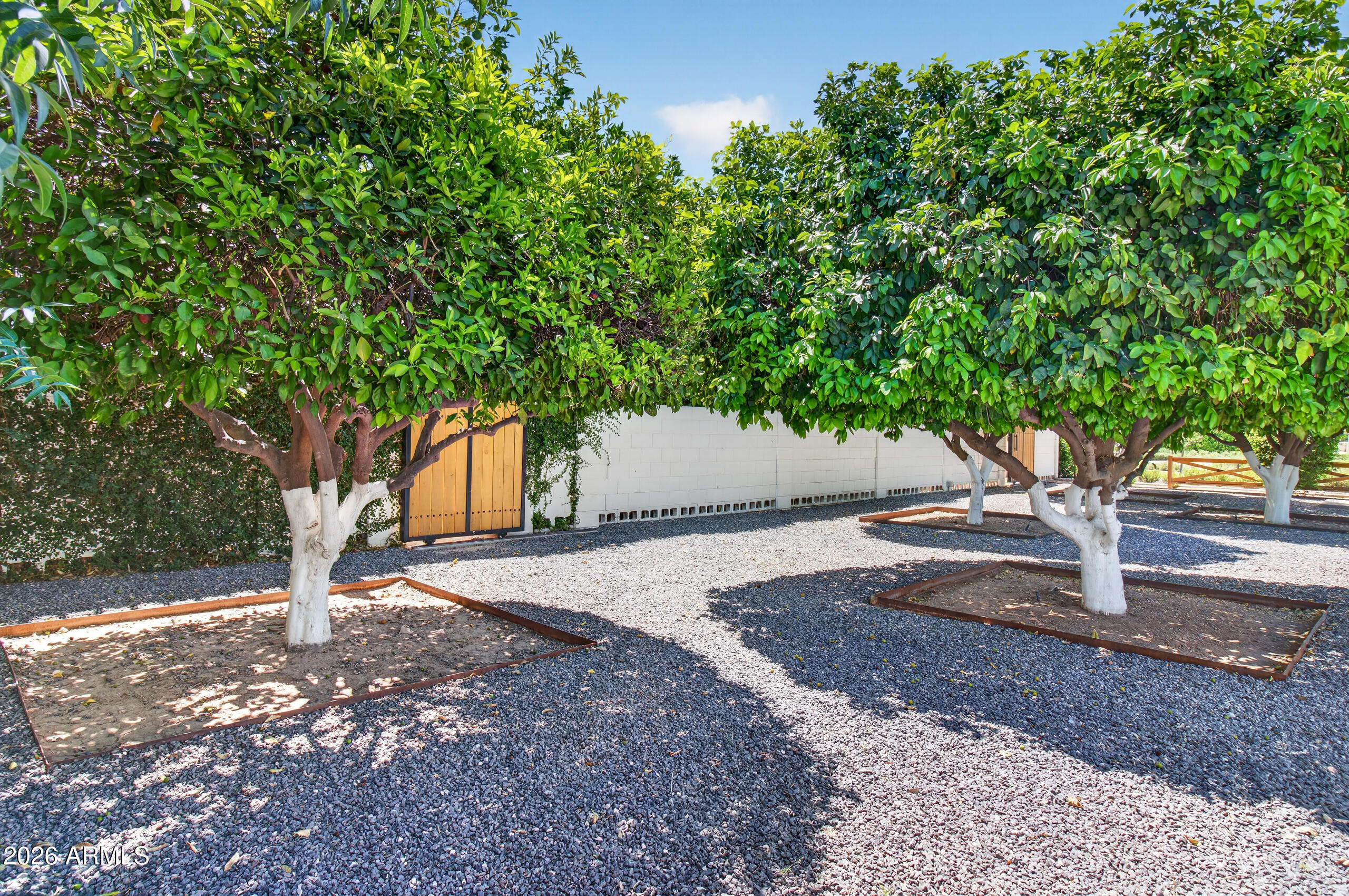 2677 E QUEEN CREEK Road