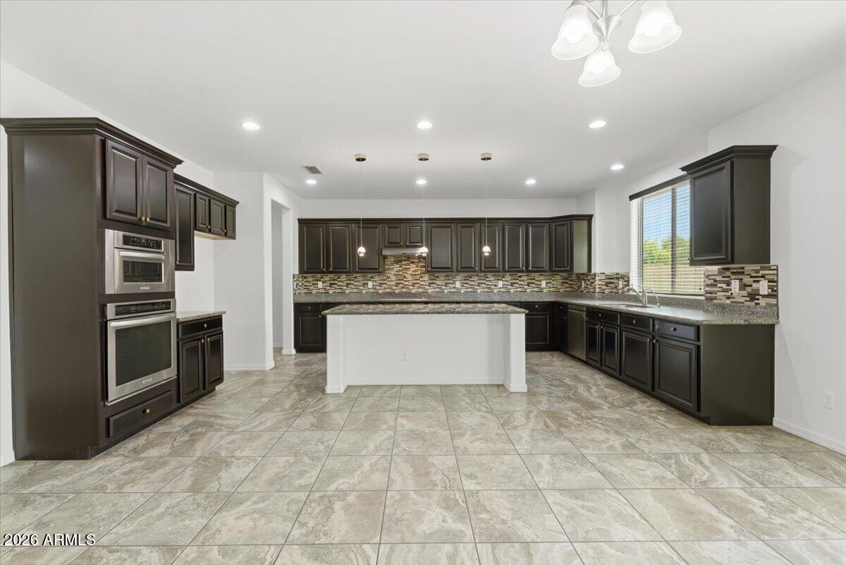 1471 E FLAMINGO Way