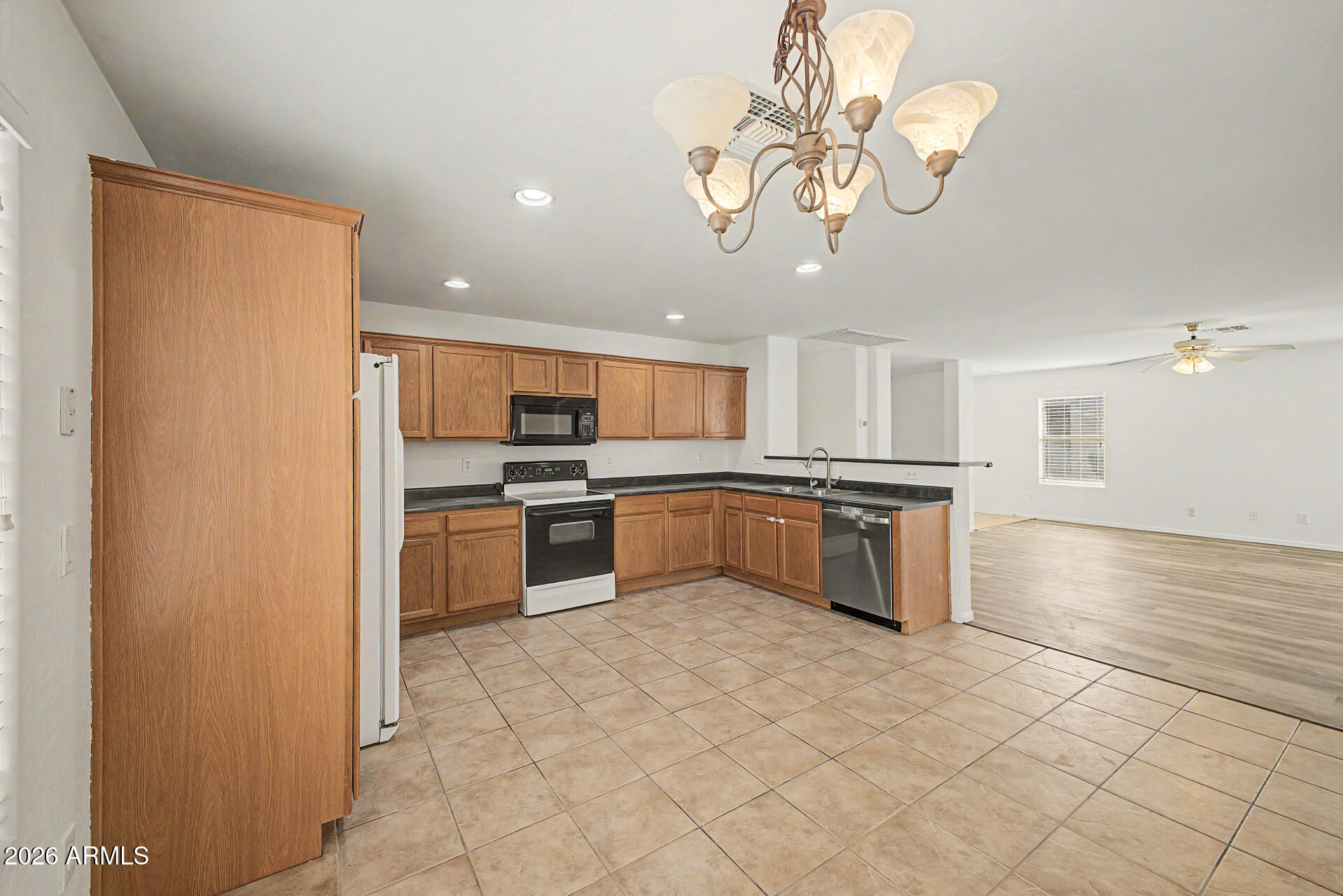 42322 W OAKLAND Drive