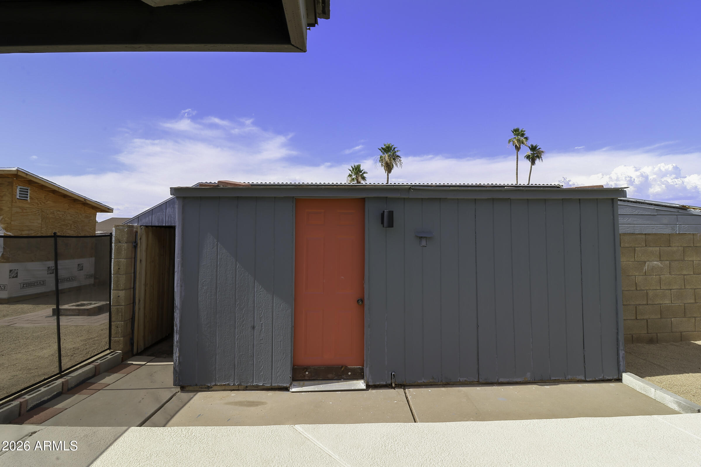 4722 E CHAMBERS Street