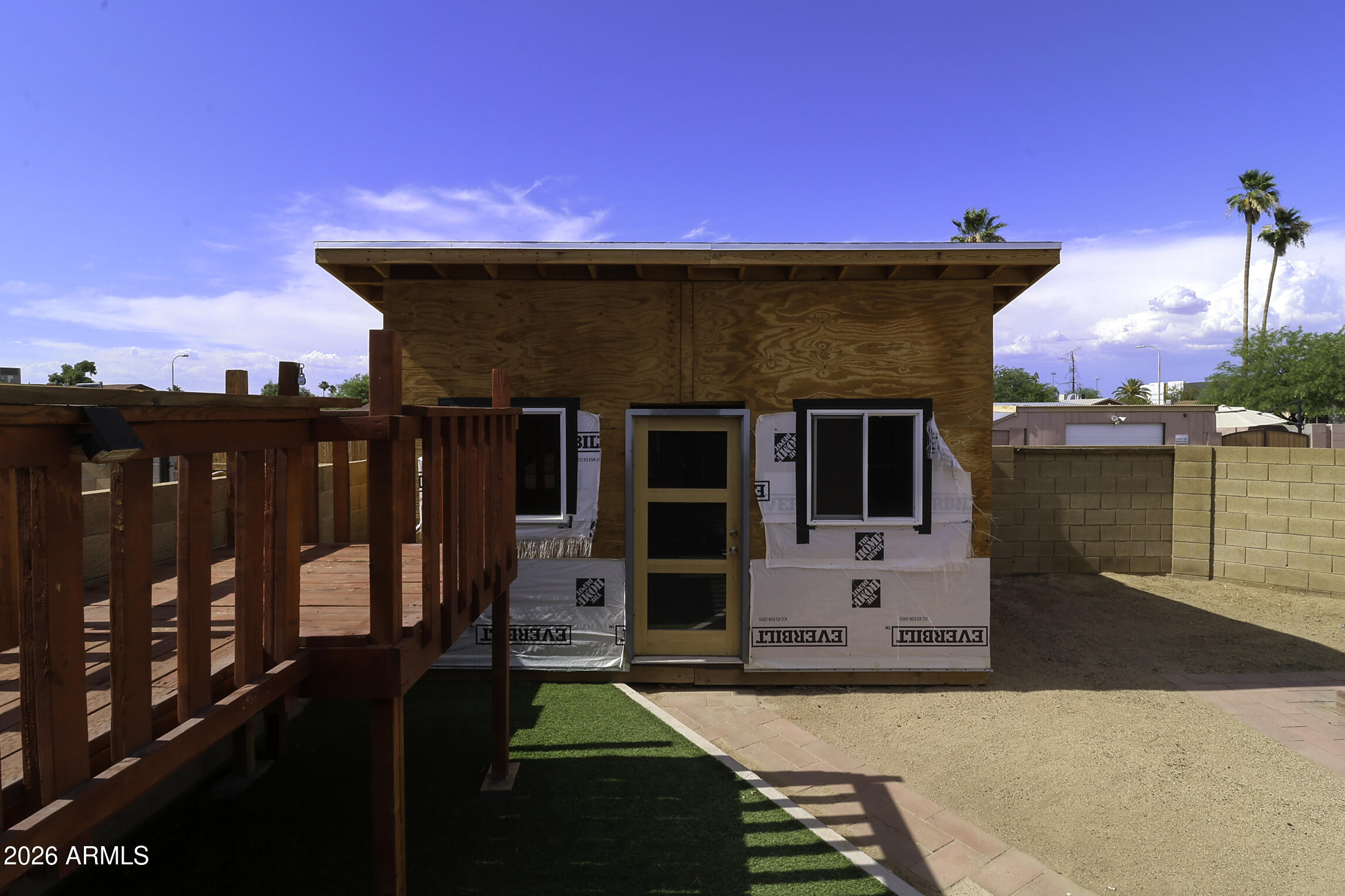 4722 E CHAMBERS Street