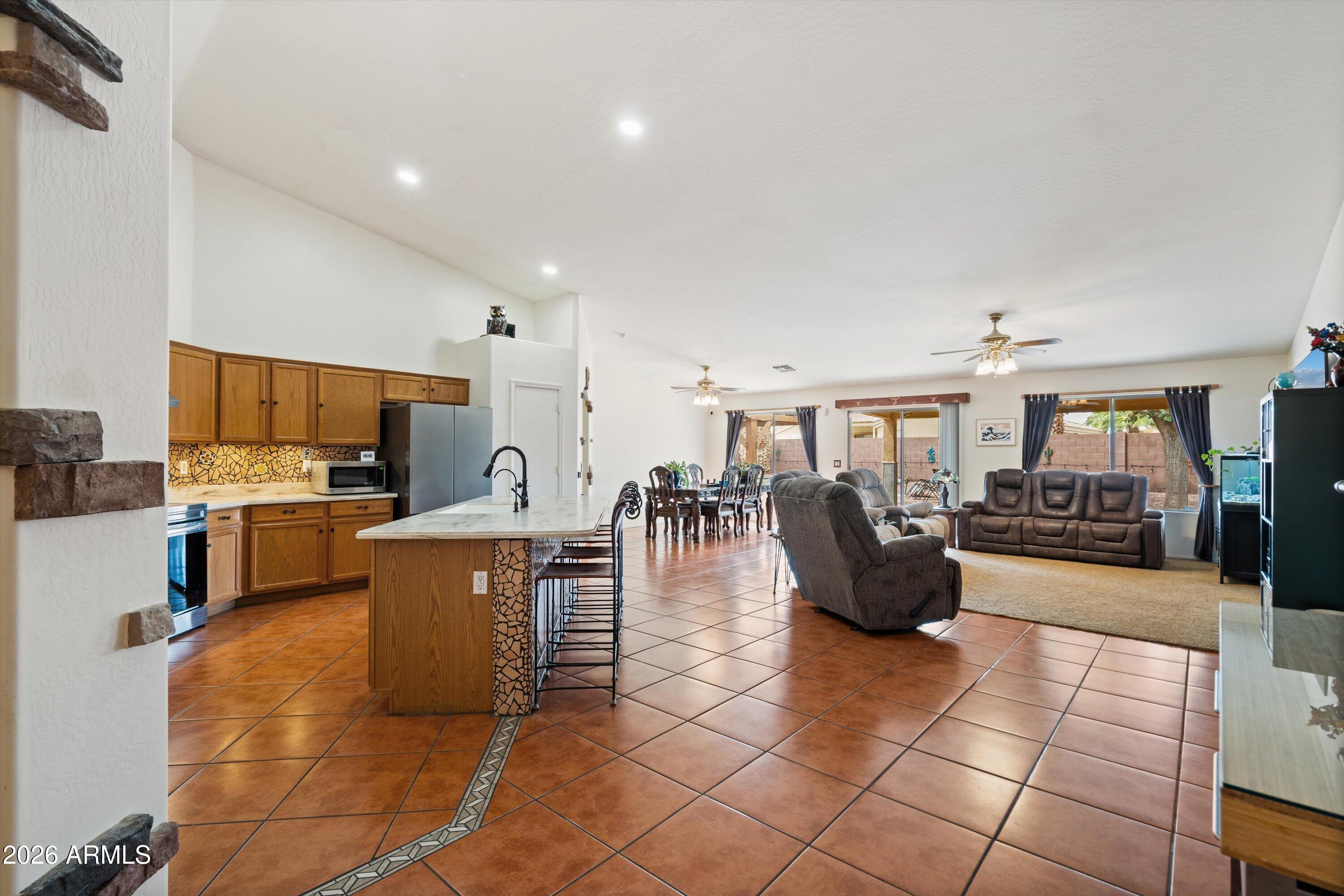 566 W COBBLESTONE Court