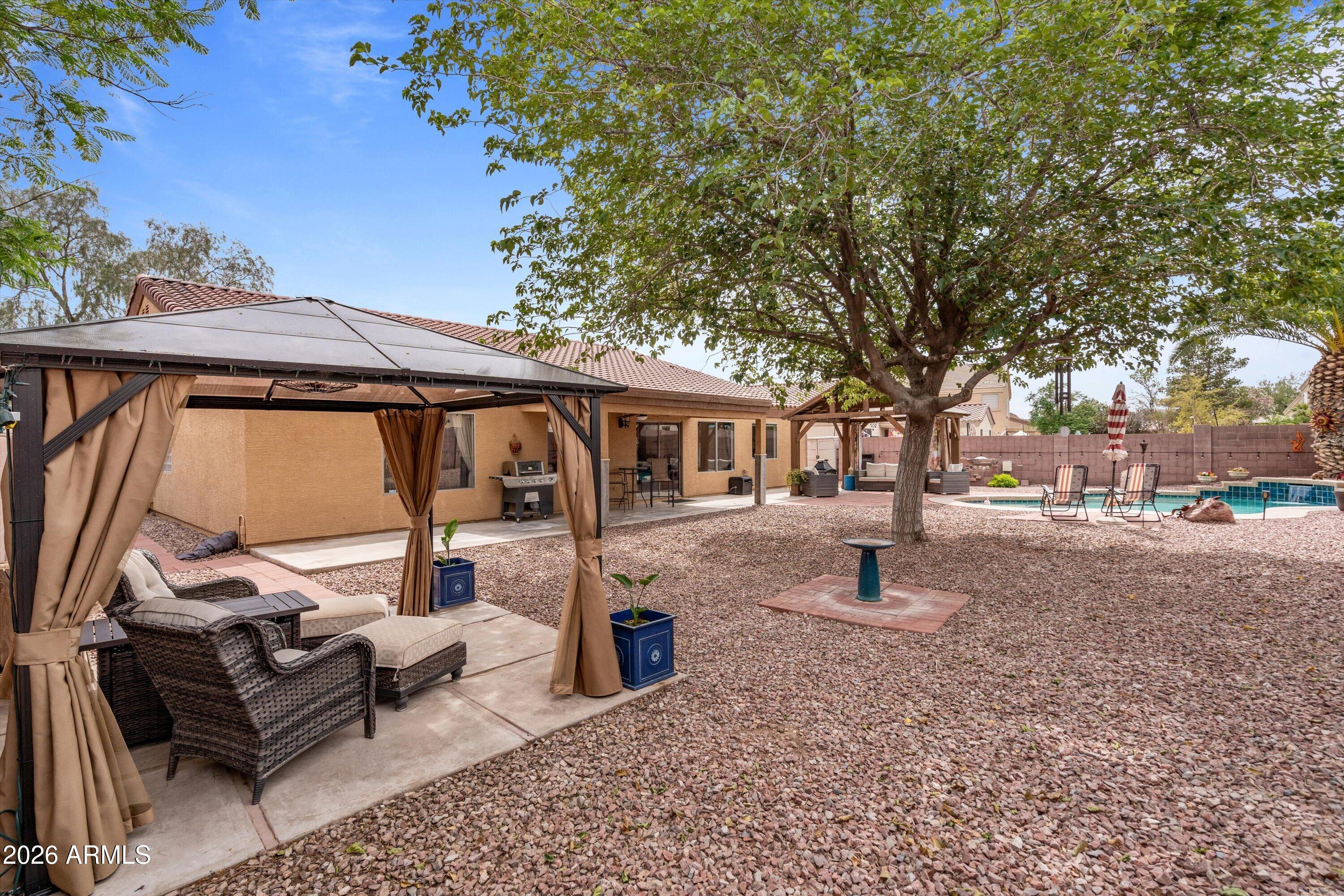 566 W COBBLESTONE Court