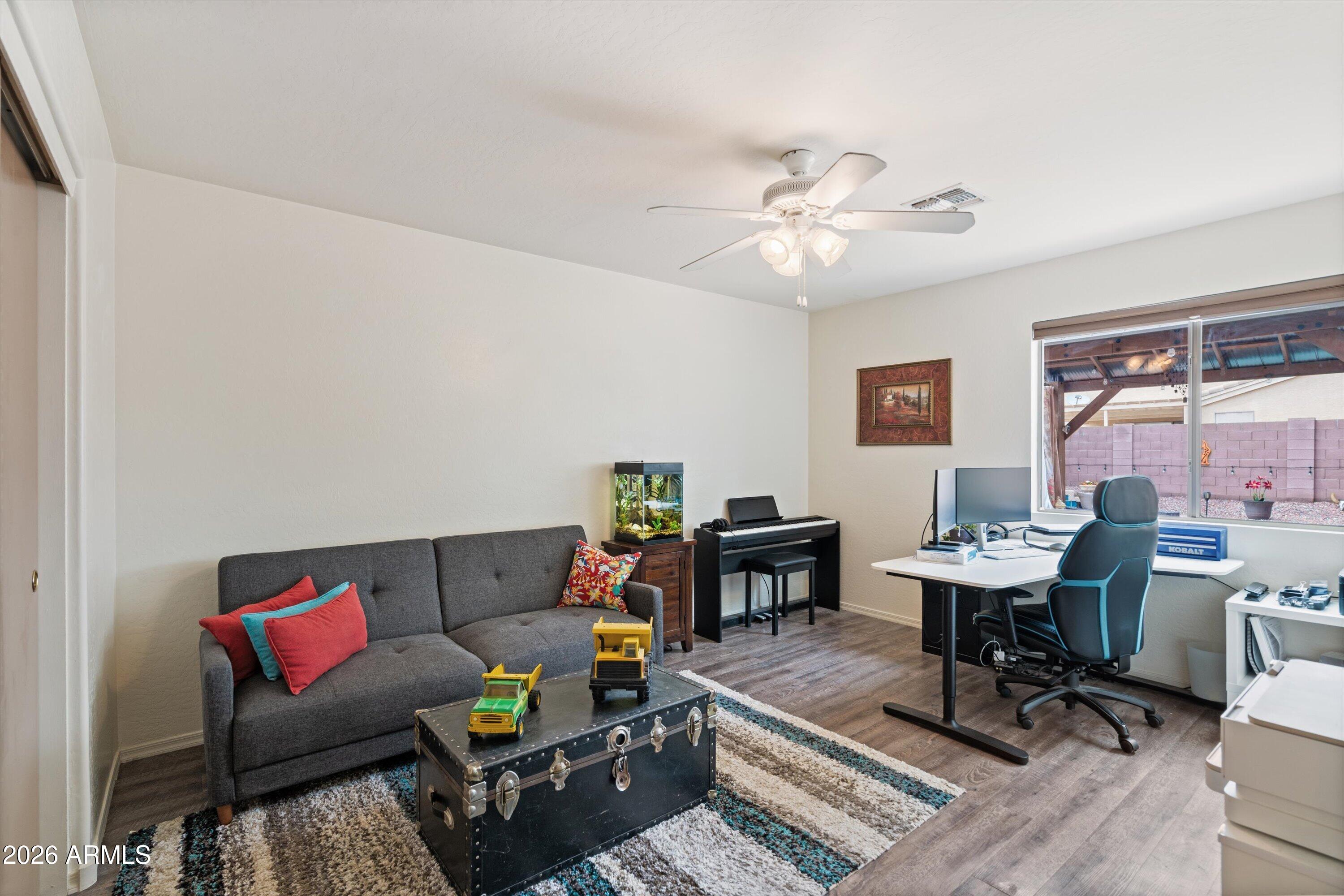 566 W COBBLESTONE Court