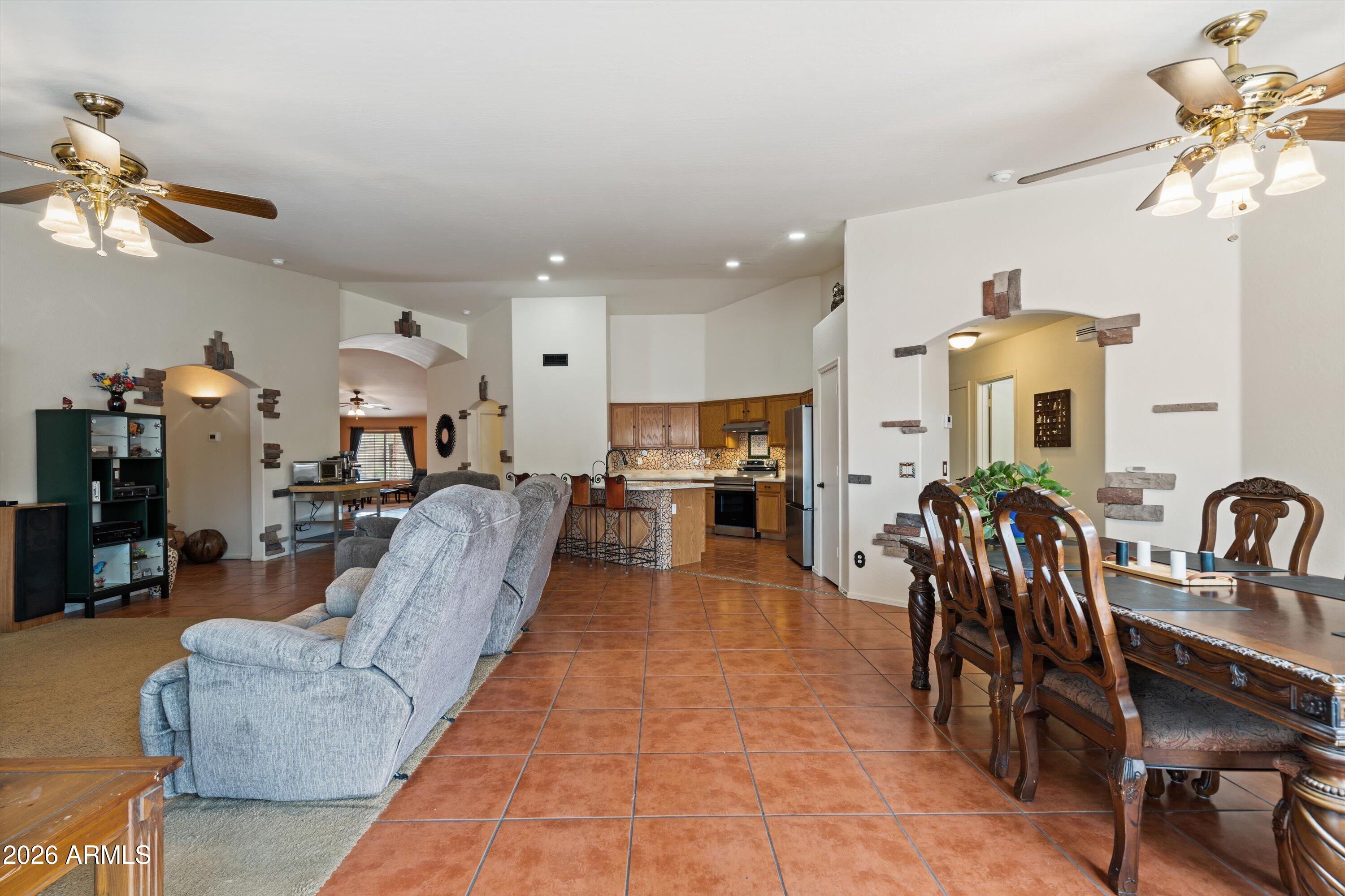 566 W COBBLESTONE Court