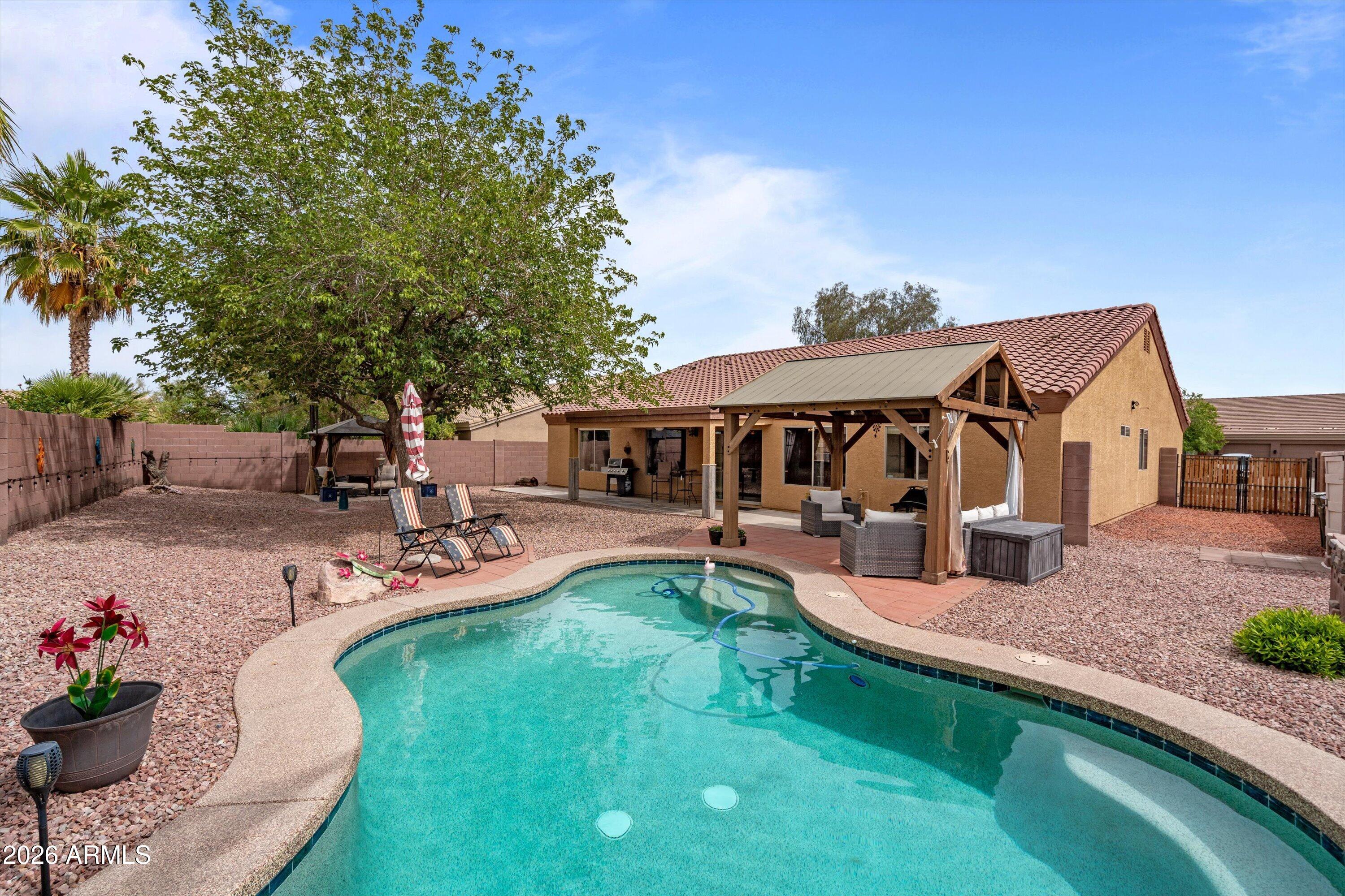 566 W COBBLESTONE Court
