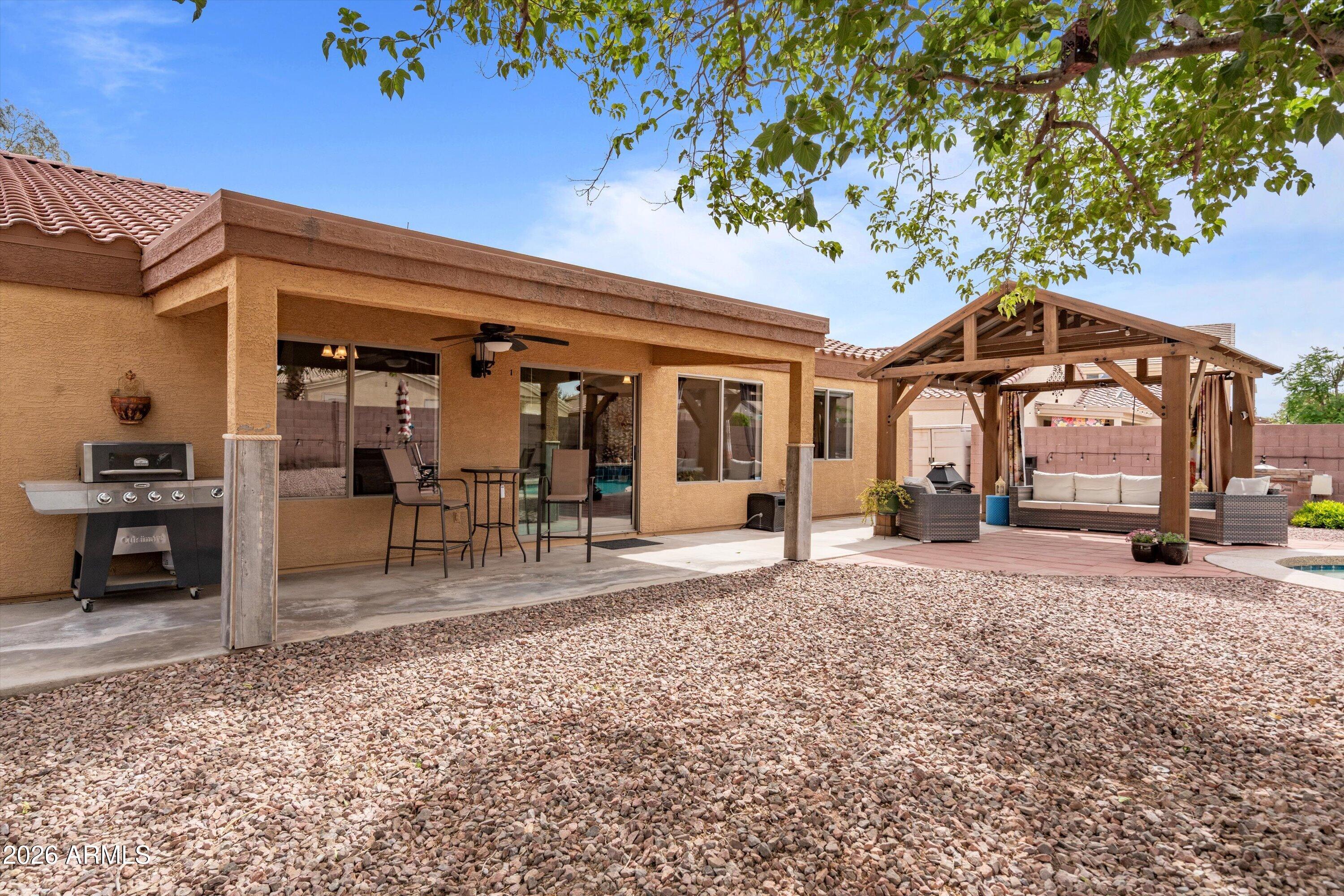 566 W COBBLESTONE Court