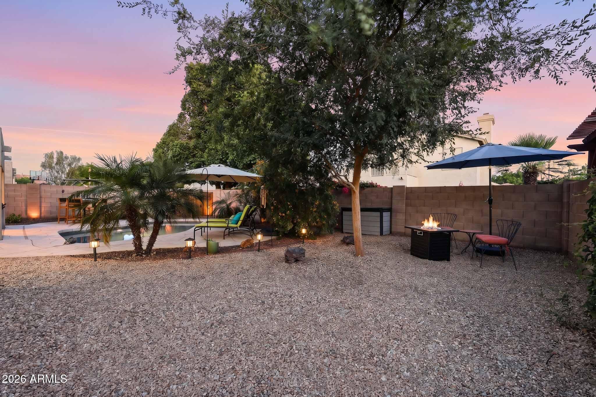 6619 W LOUISE Drive