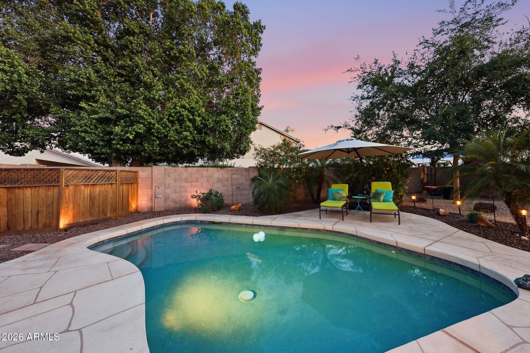 6619 W LOUISE Drive