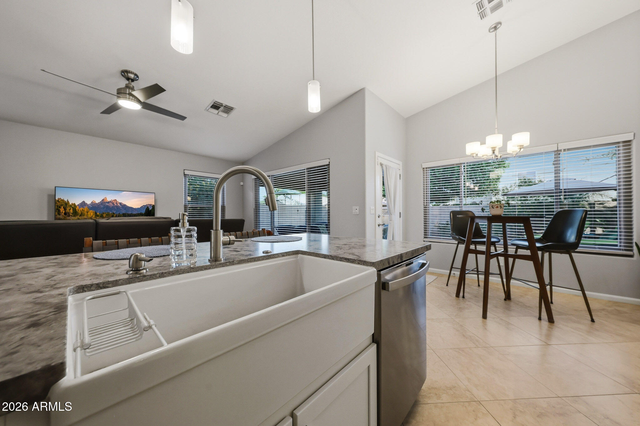 6619 W LOUISE Drive