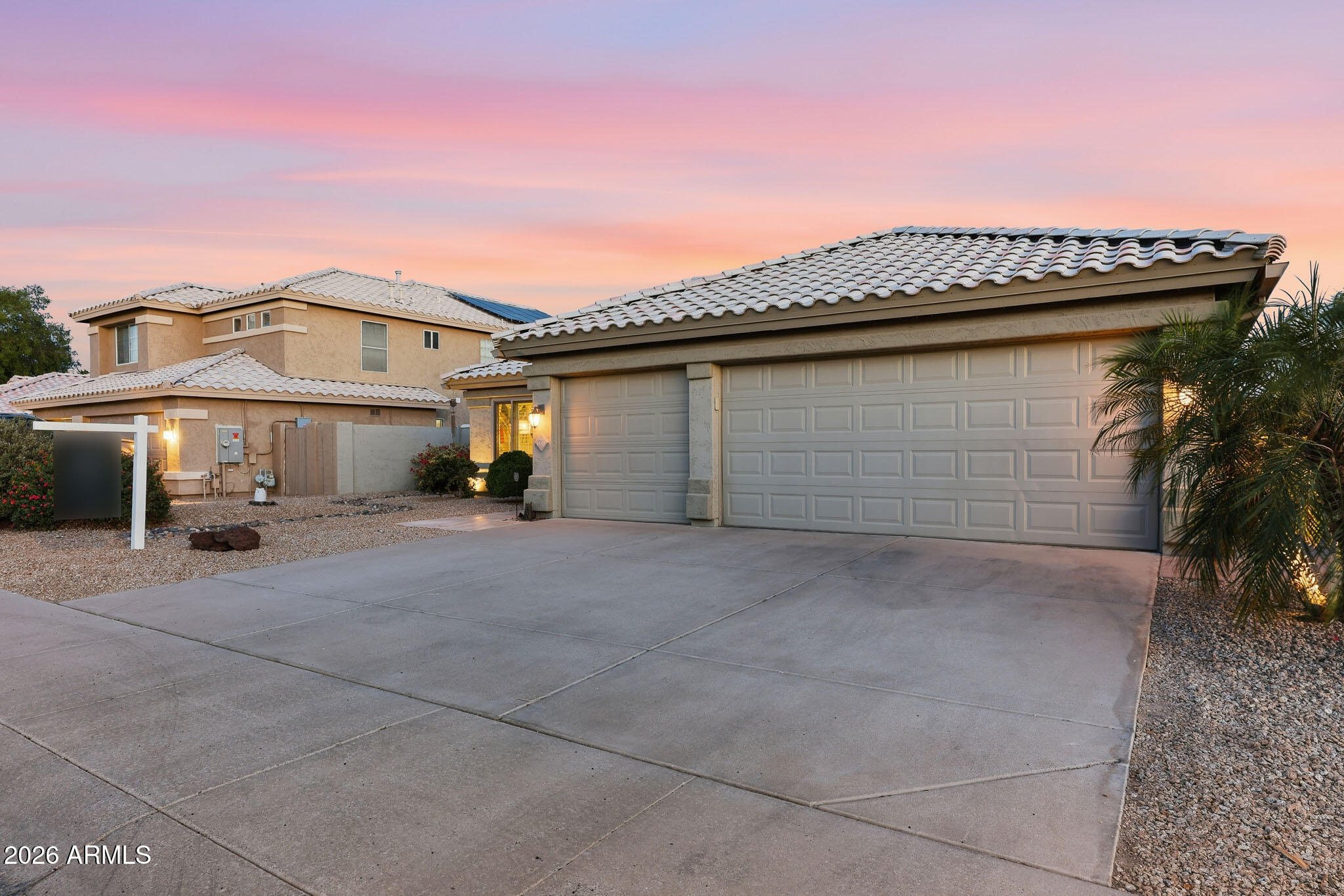 6619 W LOUISE Drive