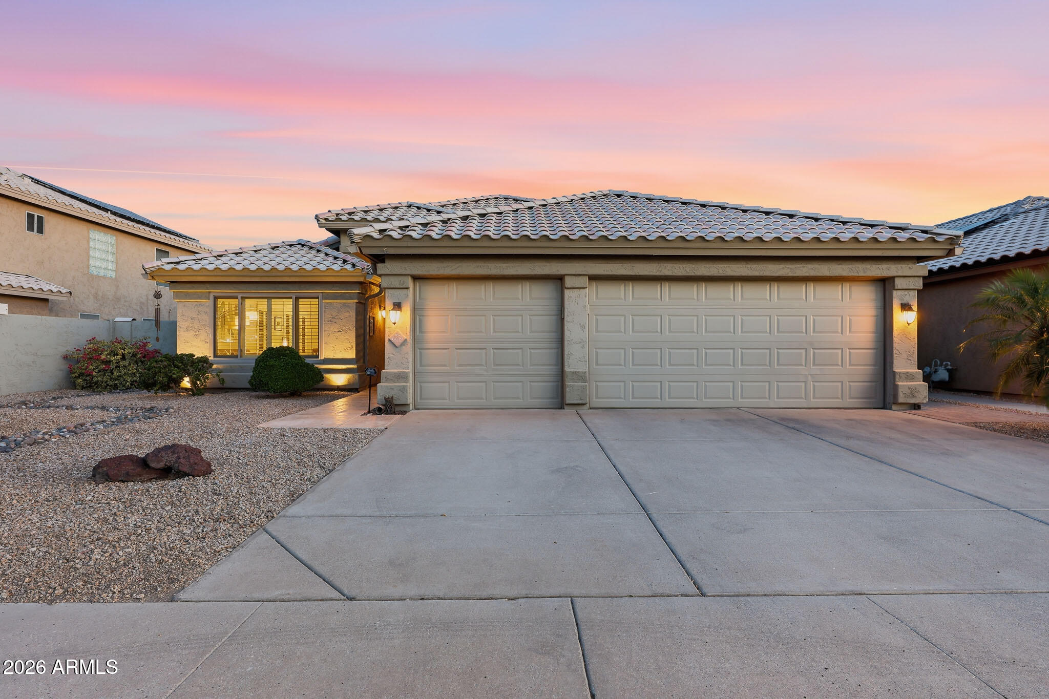 6619 W LOUISE Drive