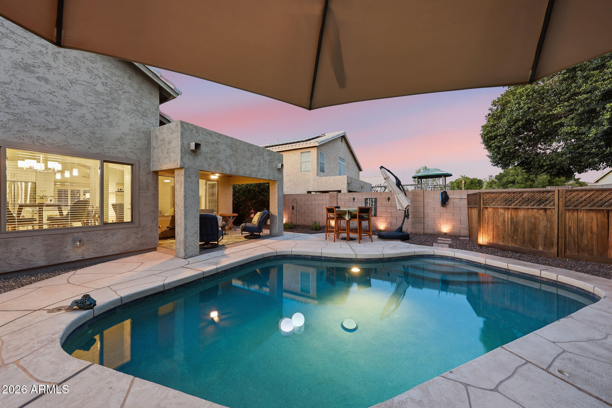 6619 W LOUISE Drive