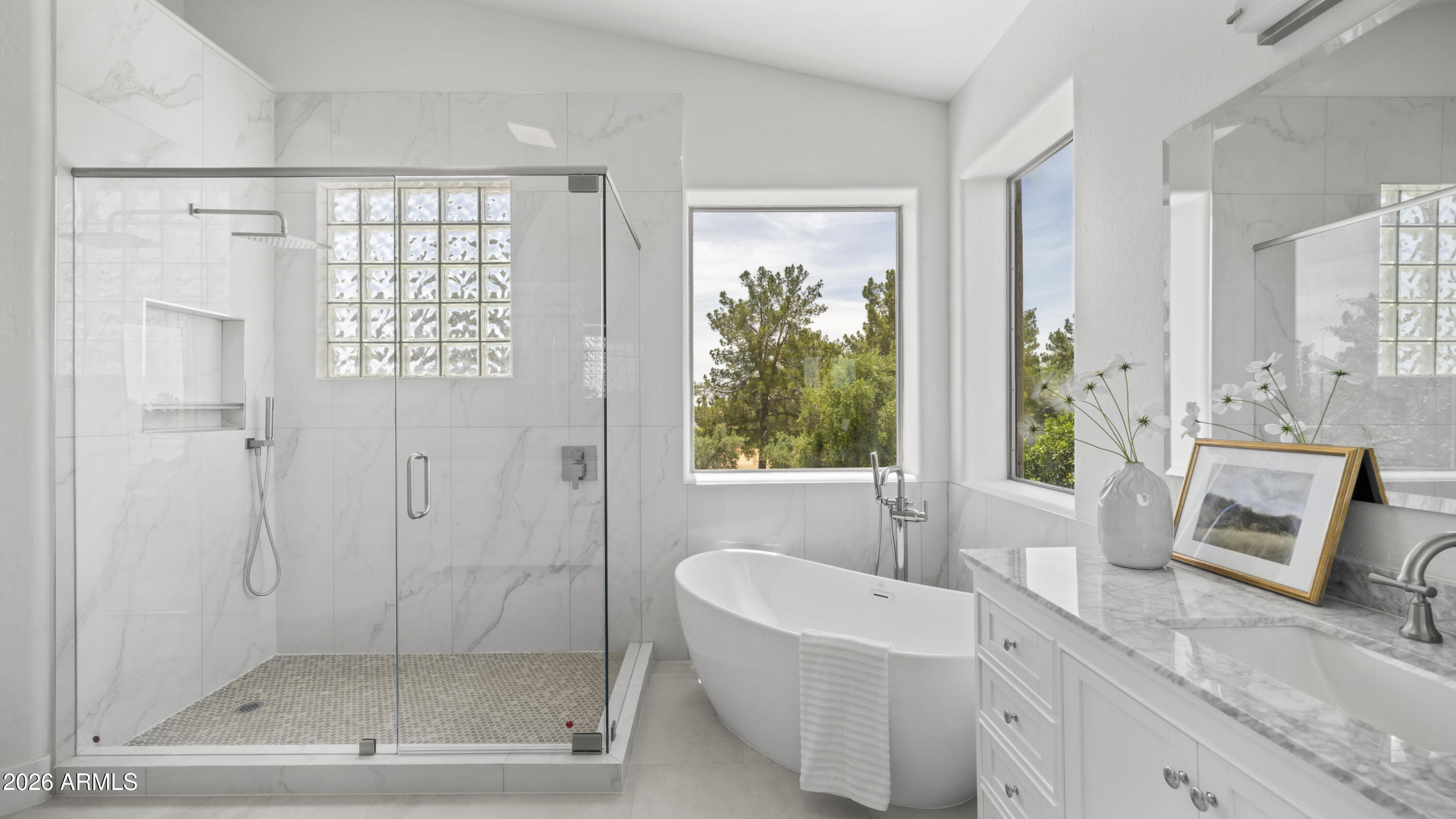 6639 E GELDING Drive