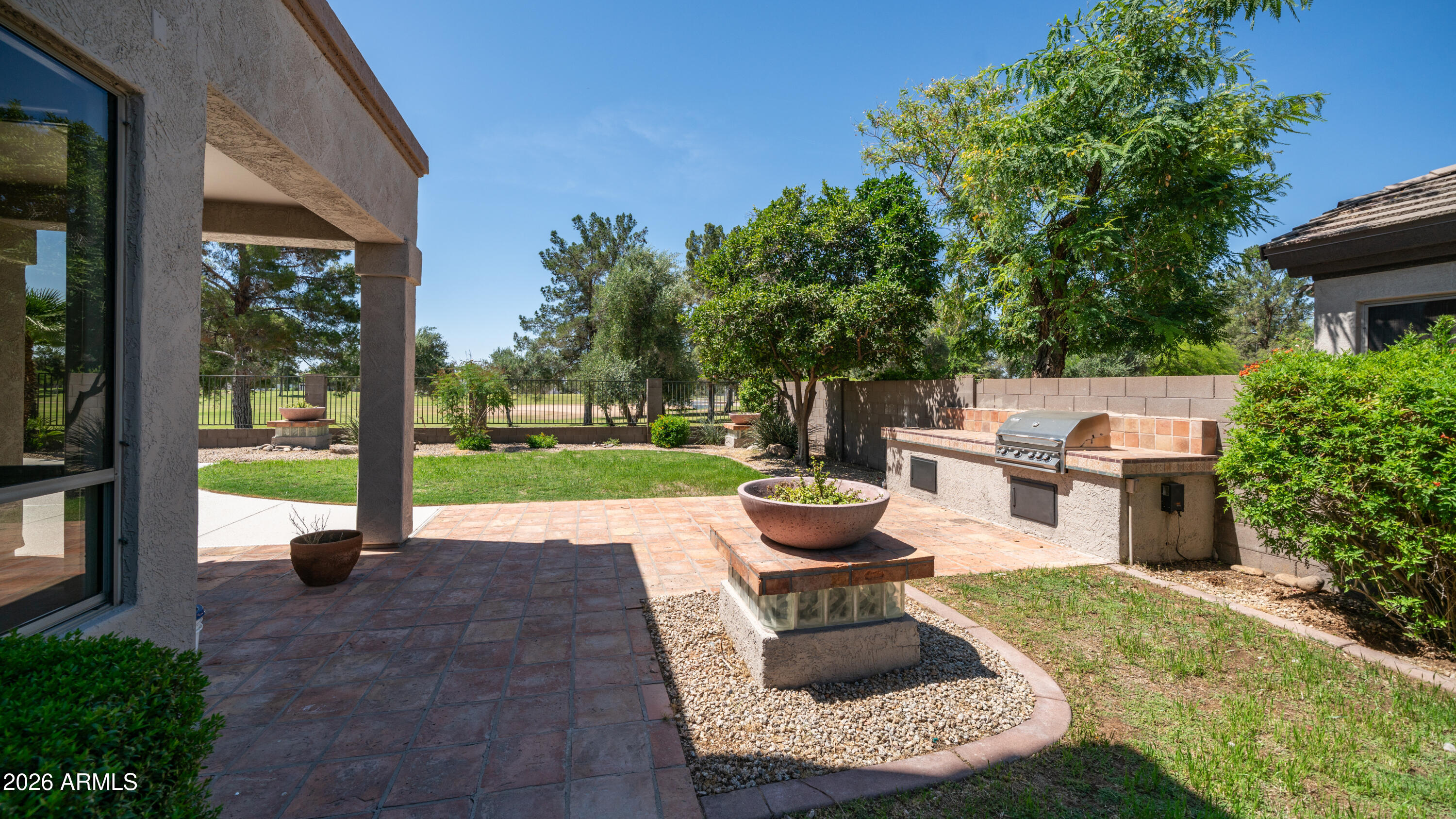 6639 E GELDING Drive