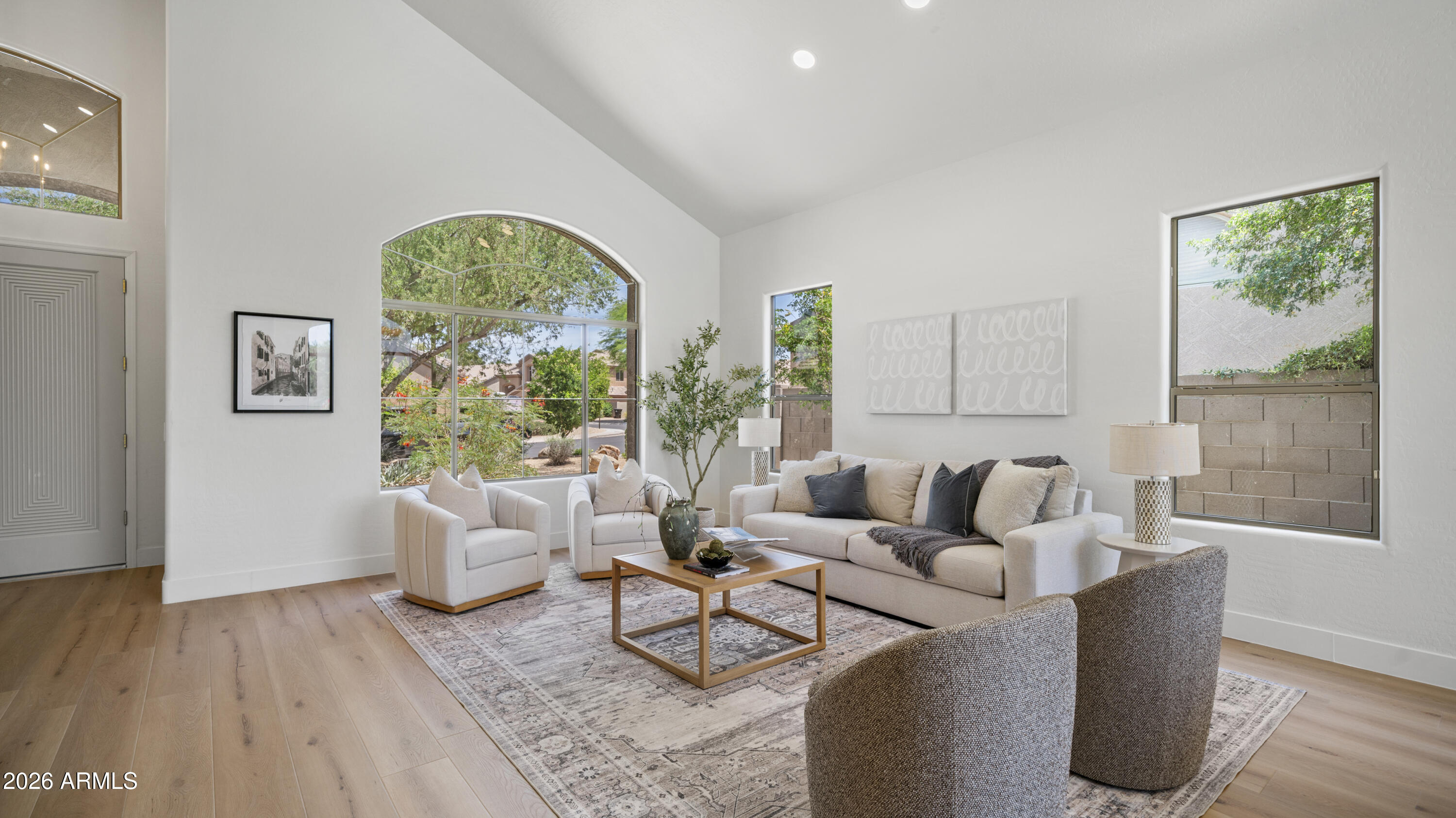 6639 E GELDING Drive