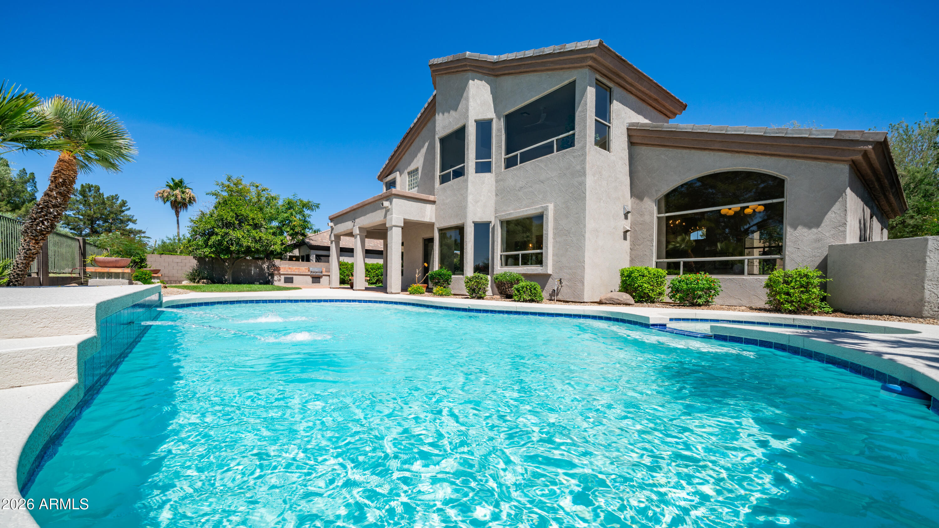 6639 E GELDING Drive