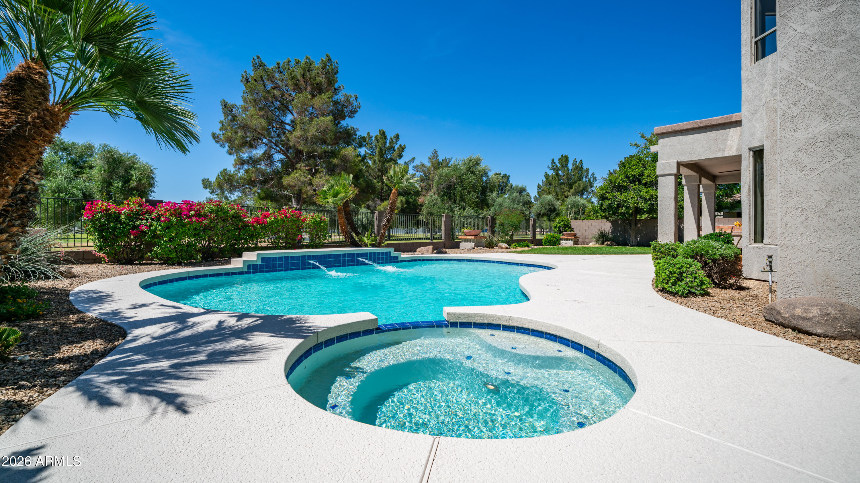 6639 E GELDING Drive