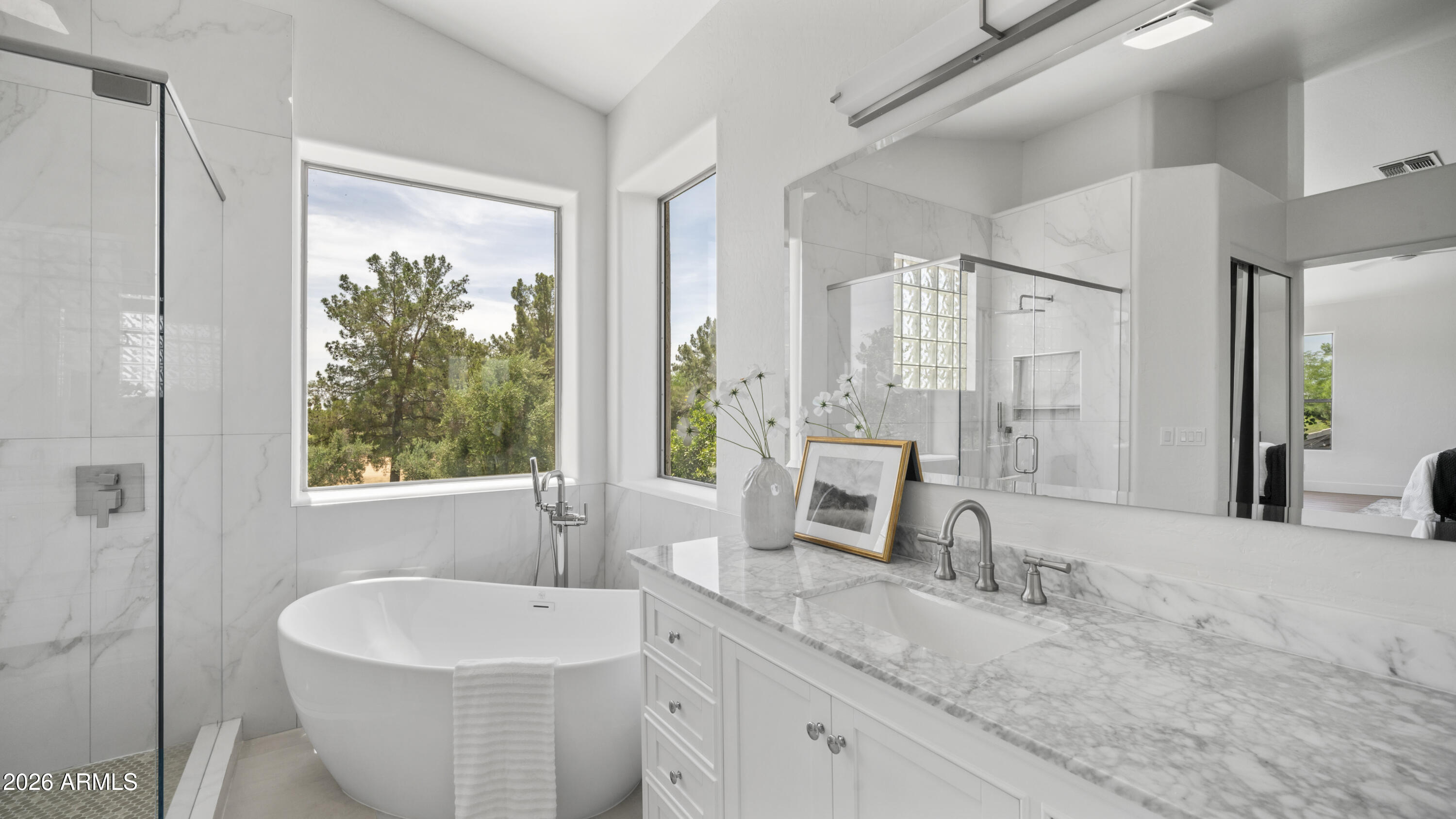 6639 E GELDING Drive