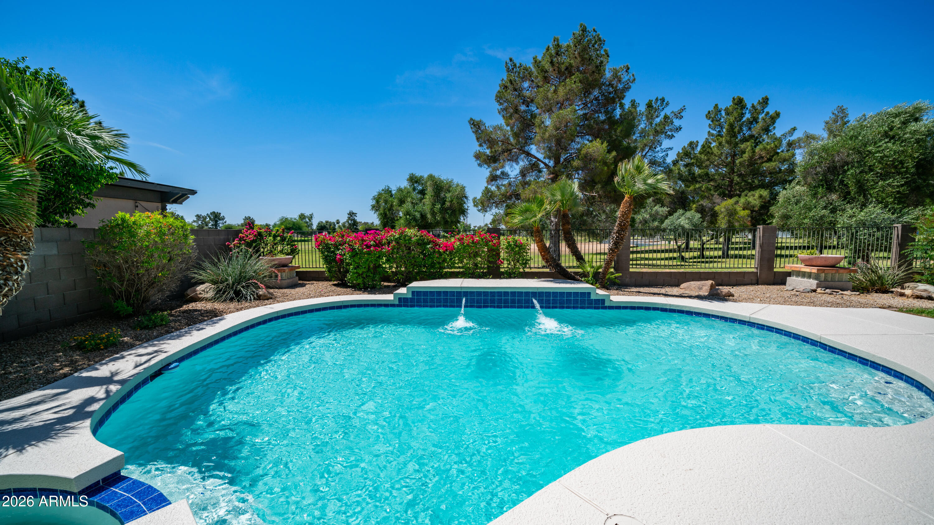 6639 E GELDING Drive