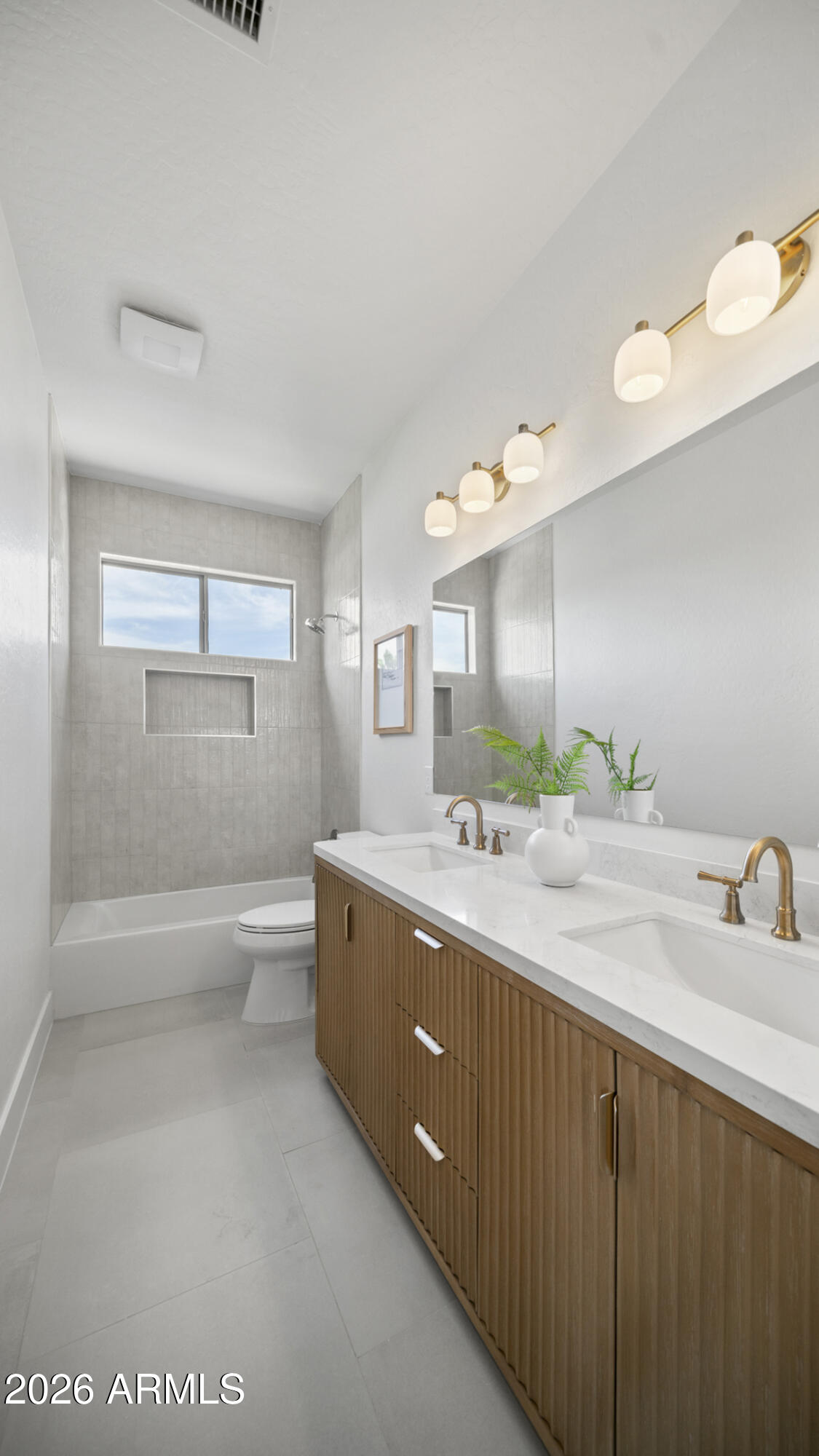 6639 E GELDING Drive