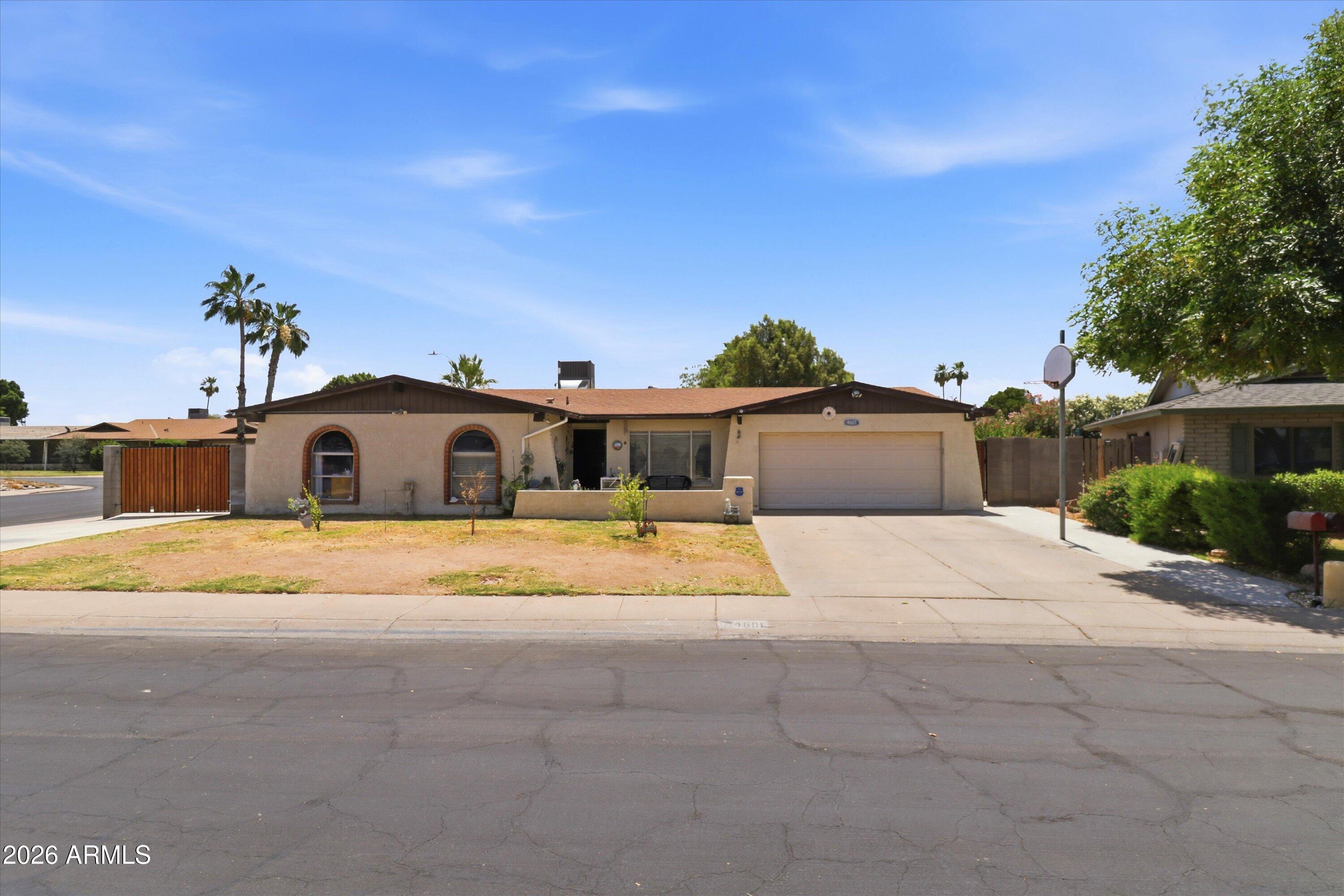 4601 W GOLDEN Lane