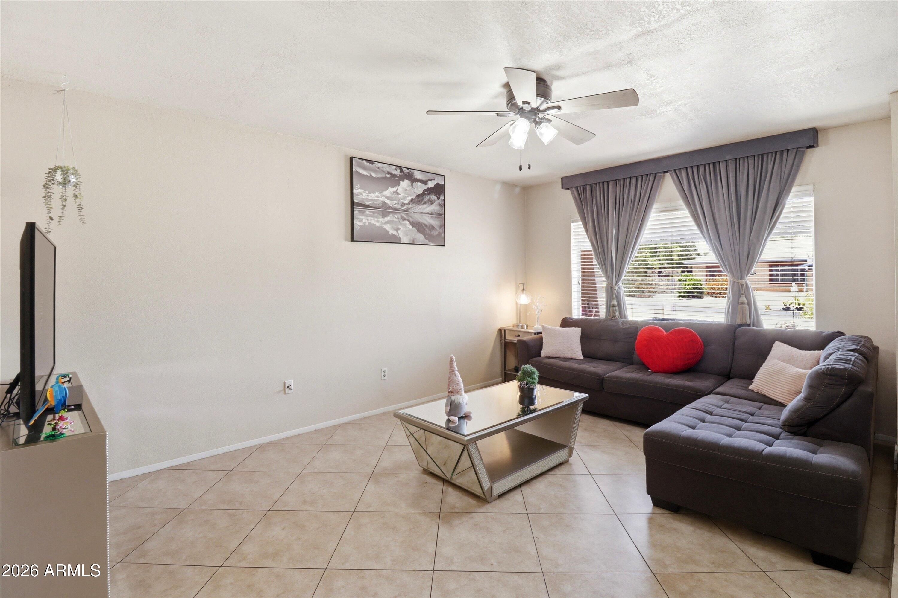 4601 W GOLDEN Lane
